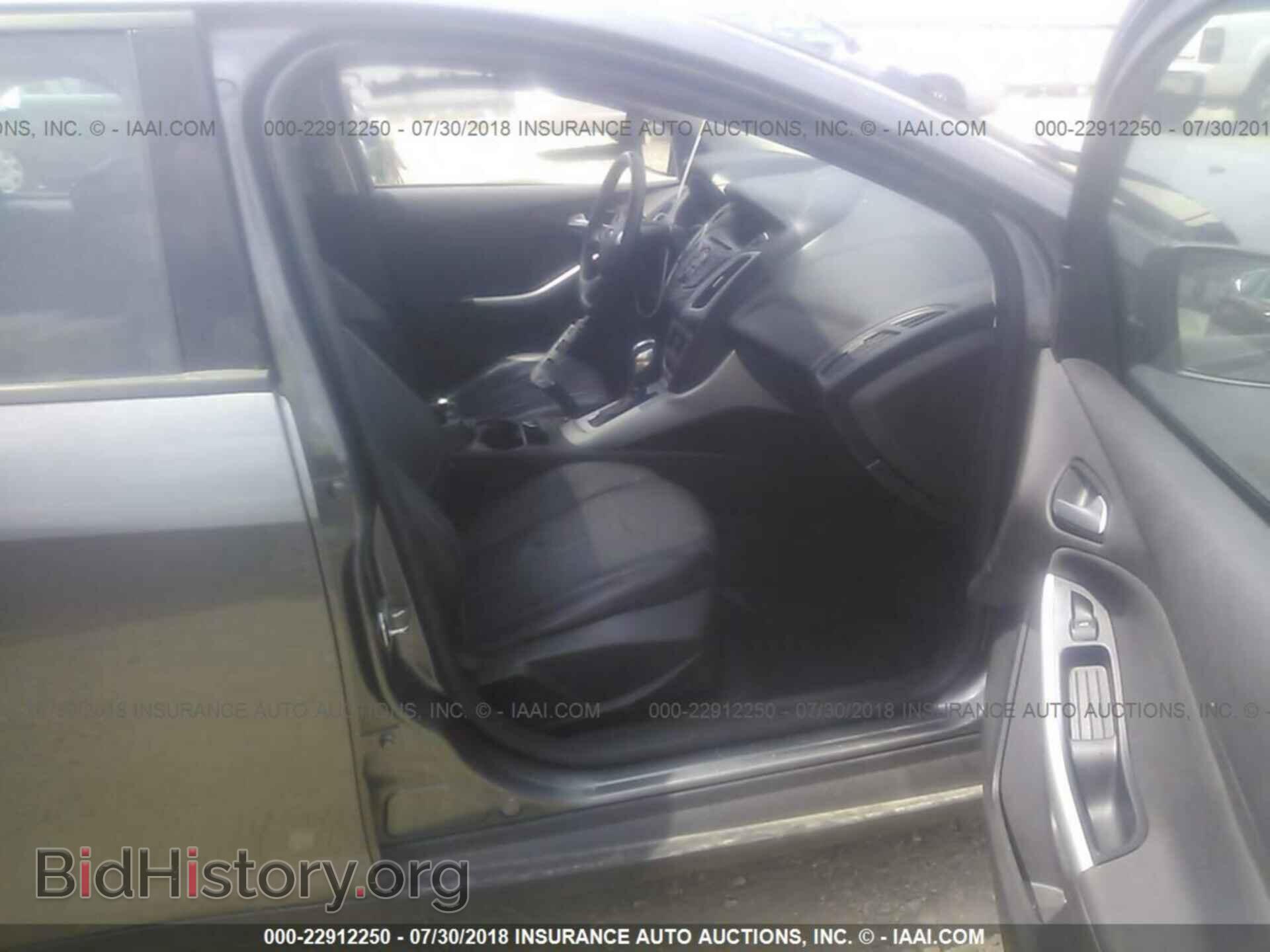 2013 Ford Focus - VIN: 1FADP3F27DL302015 - Фото 5
