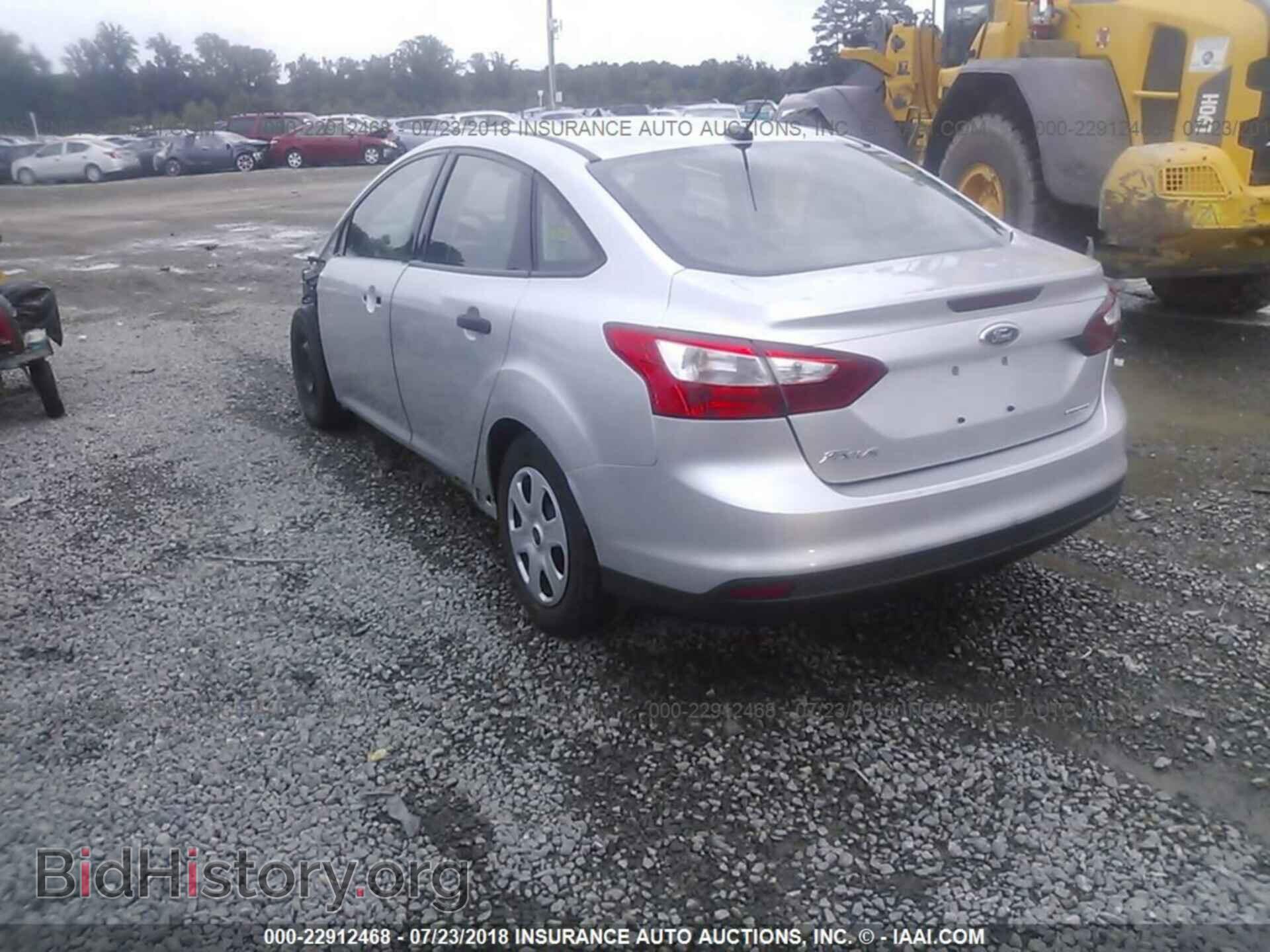 2013 Ford Focus - VIN: 1FADP3E2XDL370133 - Photo 3