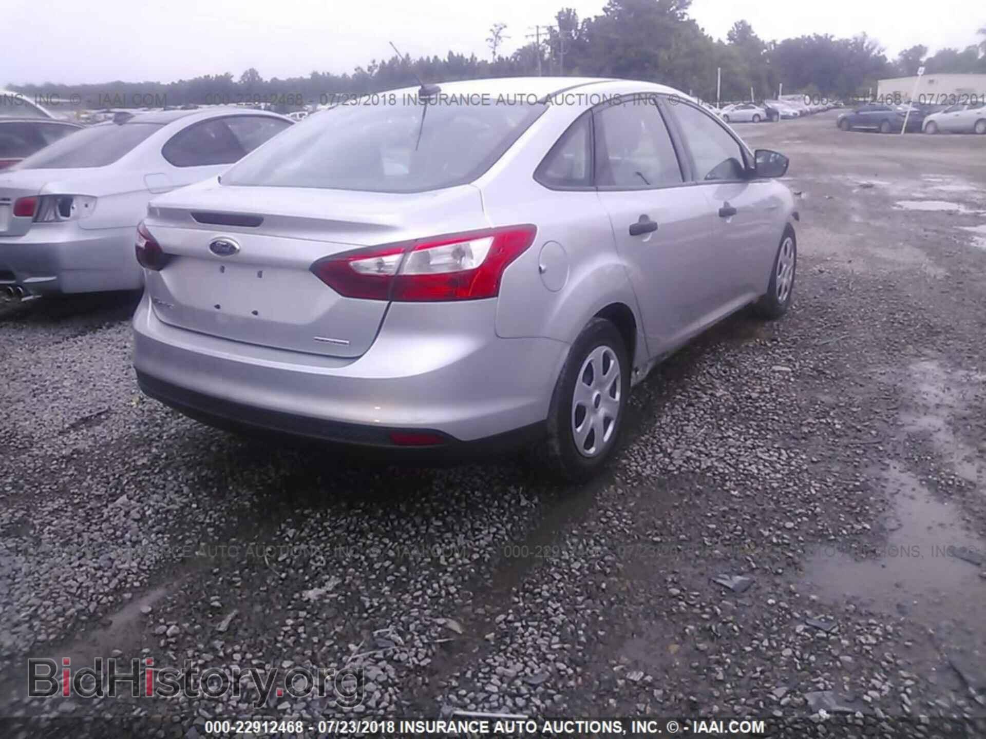 2013 Ford Focus - VIN: 1FADP3E2XDL370133 - Photo 4