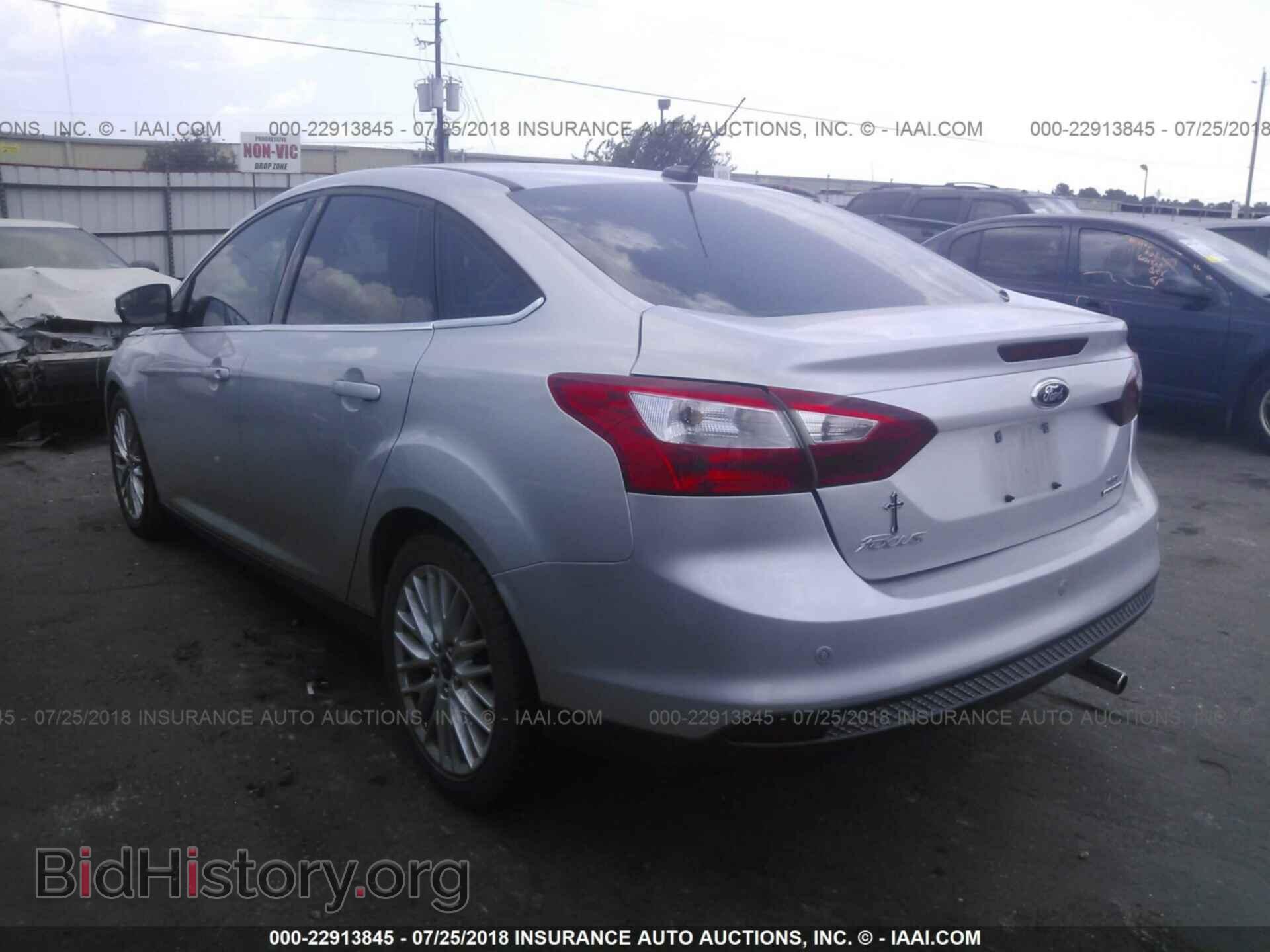 2012 Ford Focus - VIN: 1FAHP3H23CL373936 - Photo 3
