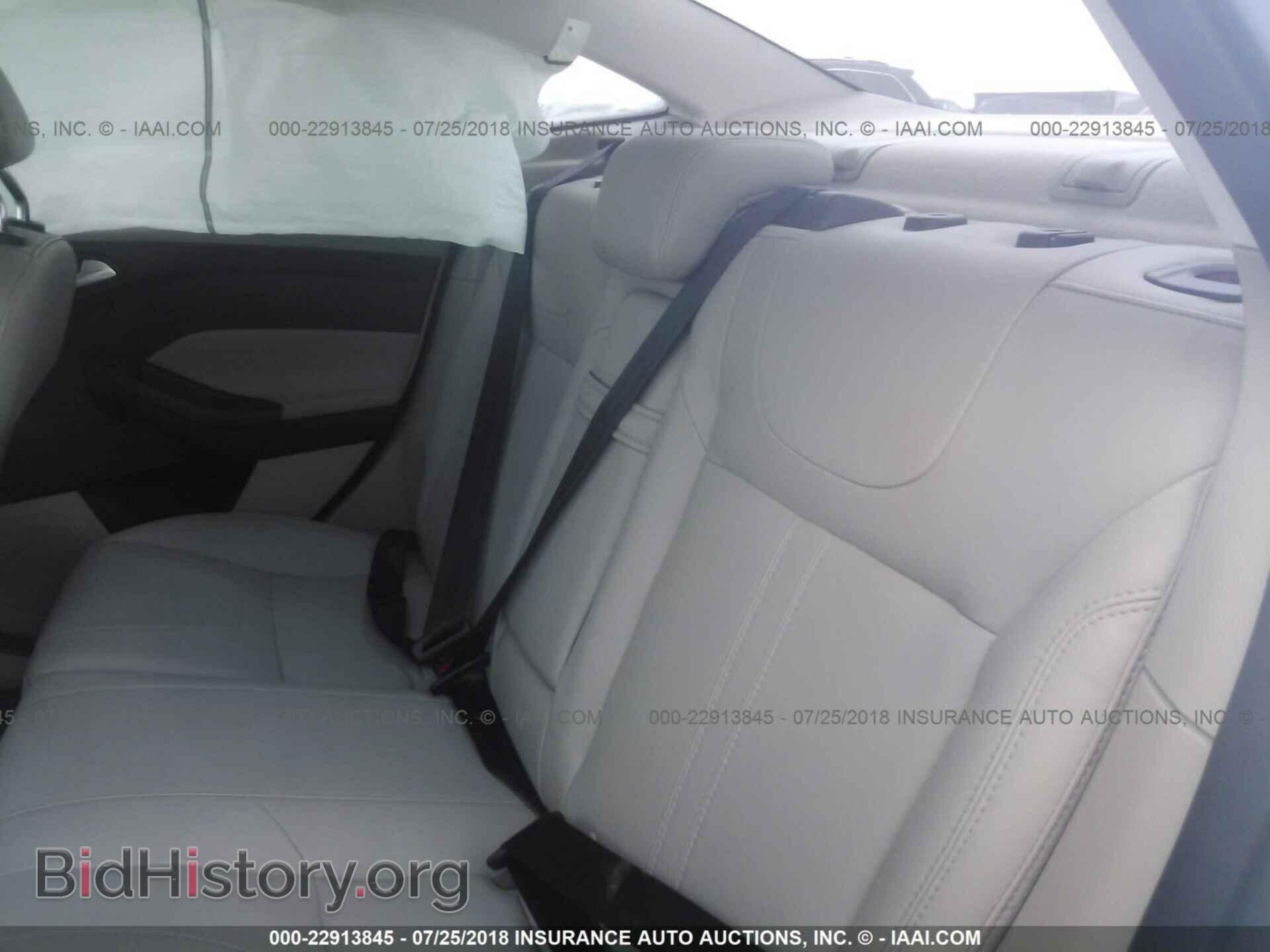 2012 Ford Focus - VIN: 1FAHP3H23CL373936 - Photo 8