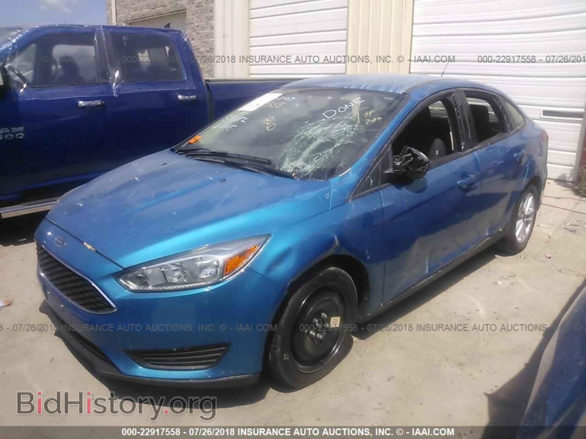 2016 Ford Focus - VIN: 1FADP3F24GL395287 - Photo 2