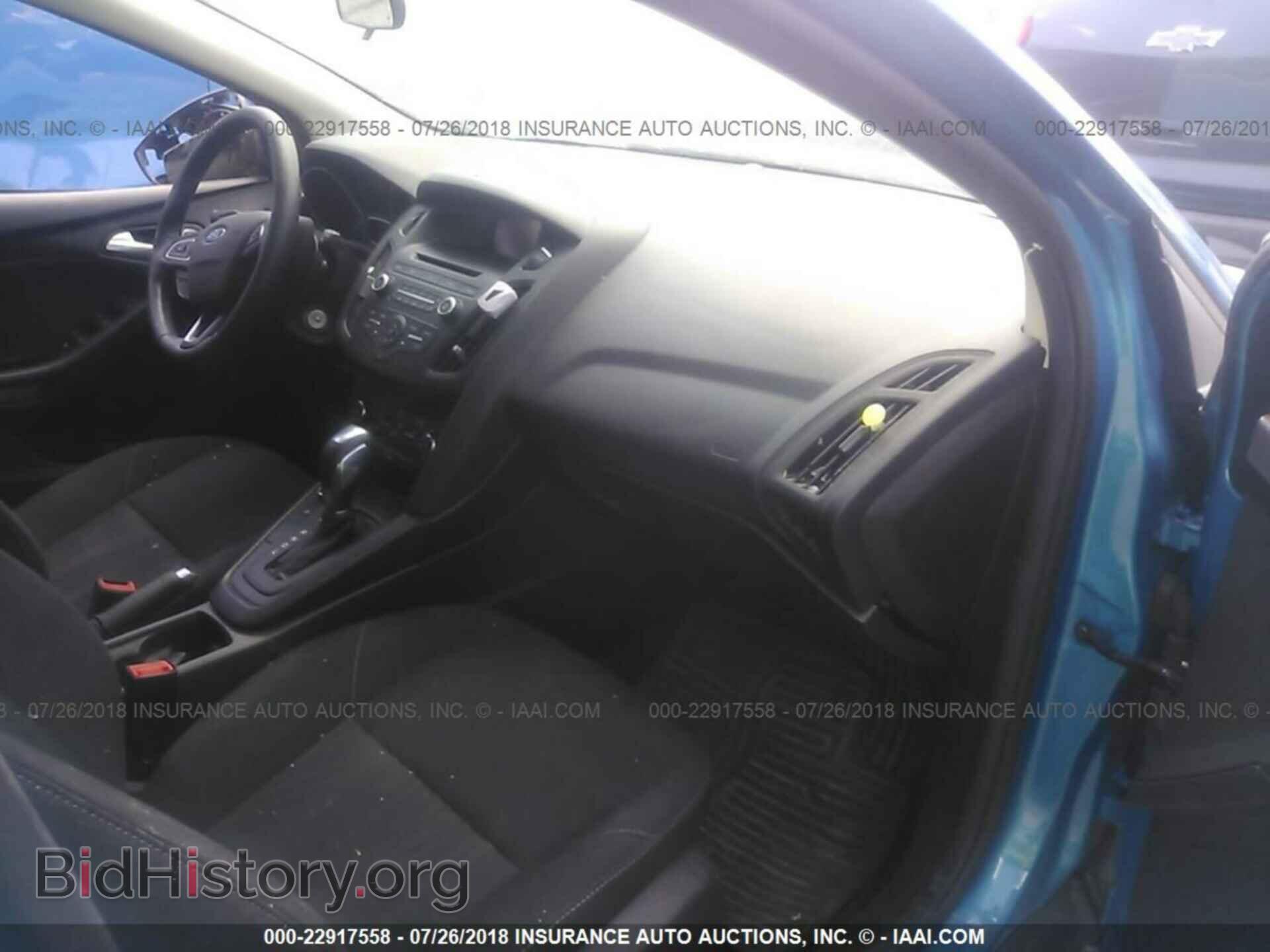 2016 Ford Focus - VIN: 1FADP3F24GL395287 - Photo 5