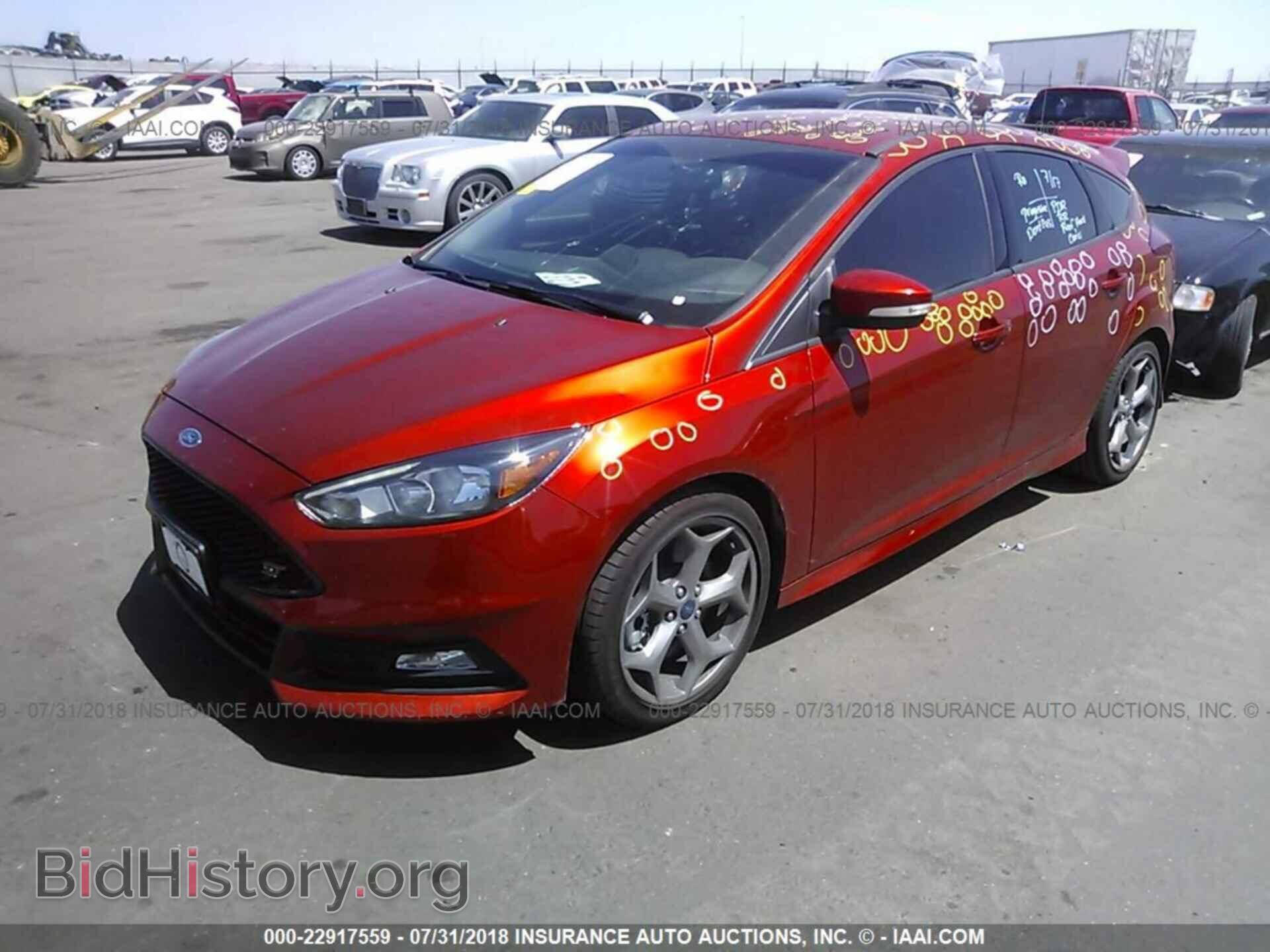 2018 Ford Focus - VIN: 1FADP3L90JL236243 - Фото 2