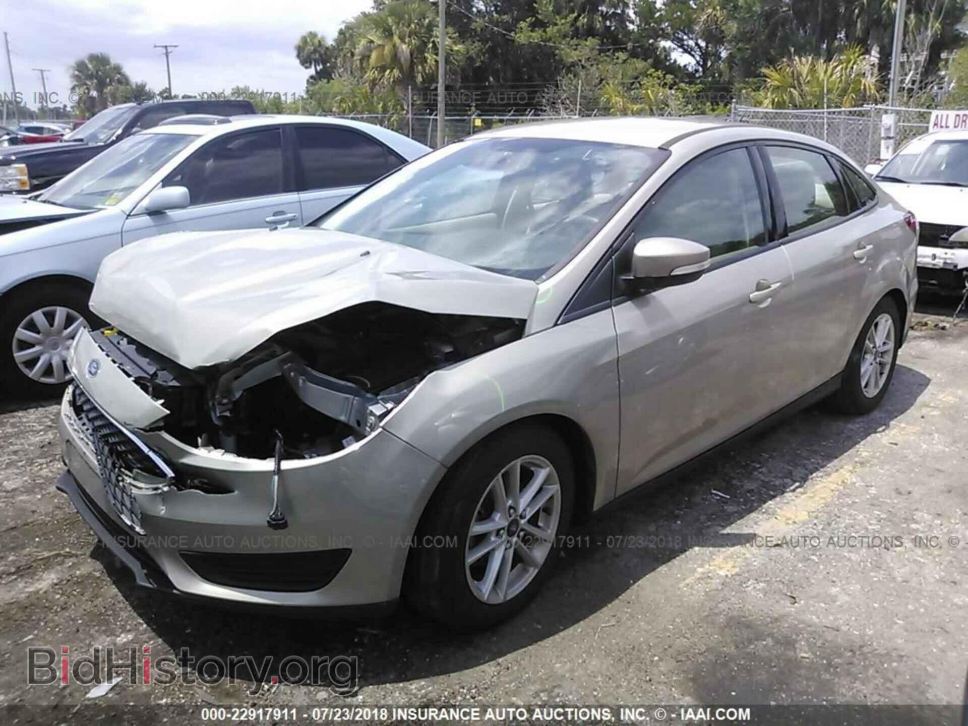 2016 Ford Focus - VIN: 1FADP3F22GL274130 - Photo 2