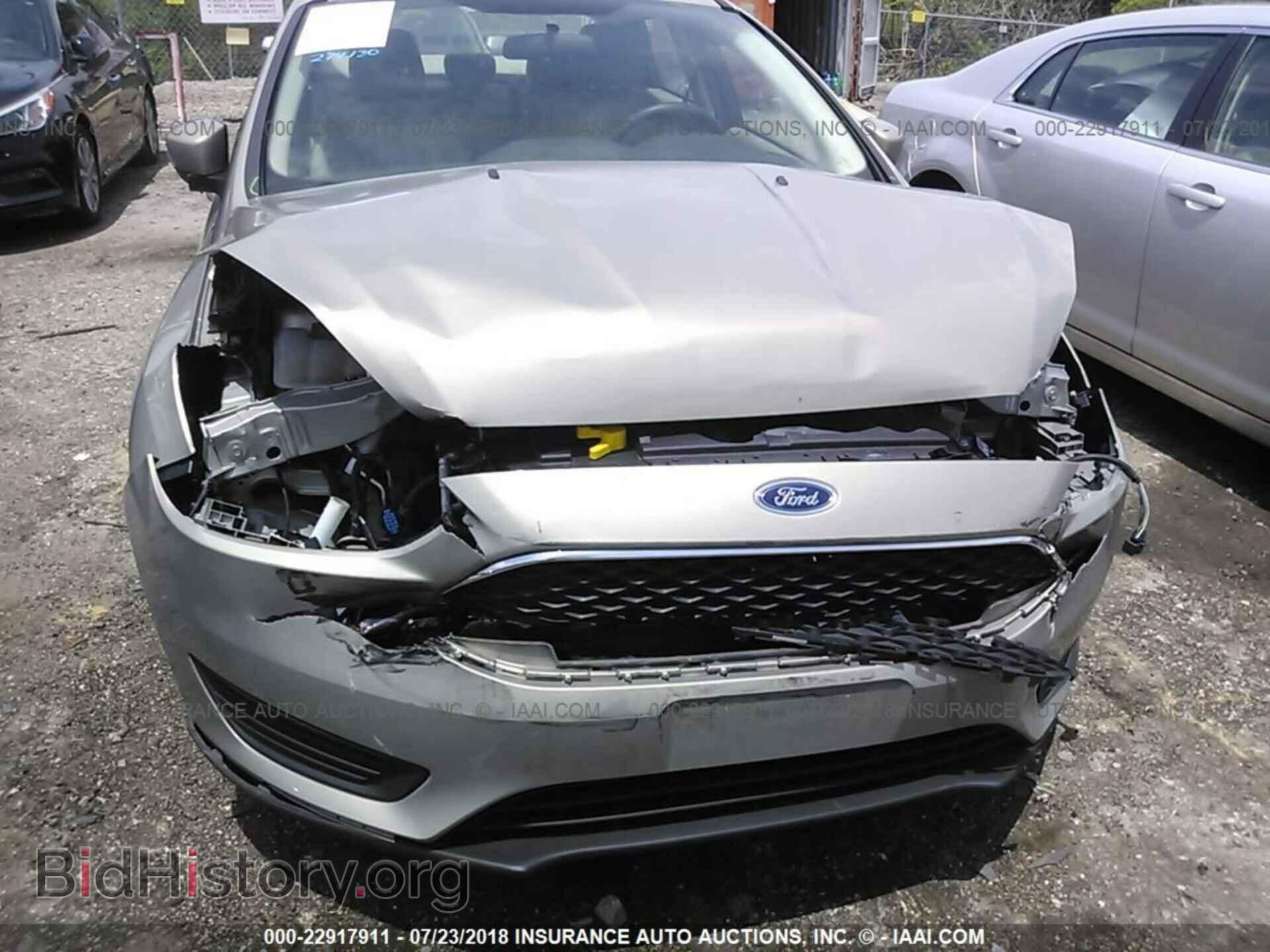 2016 Ford Focus - VIN: 1FADP3F22GL274130 - Photo 6