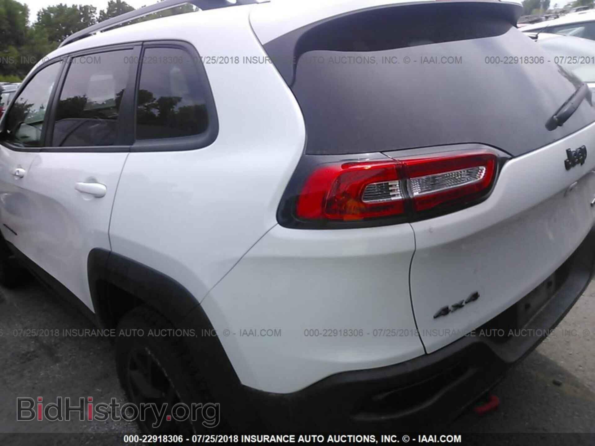 2017 Jeep Cherokee - VIN: 1C4PJMBS8HW501597 - Photo 3