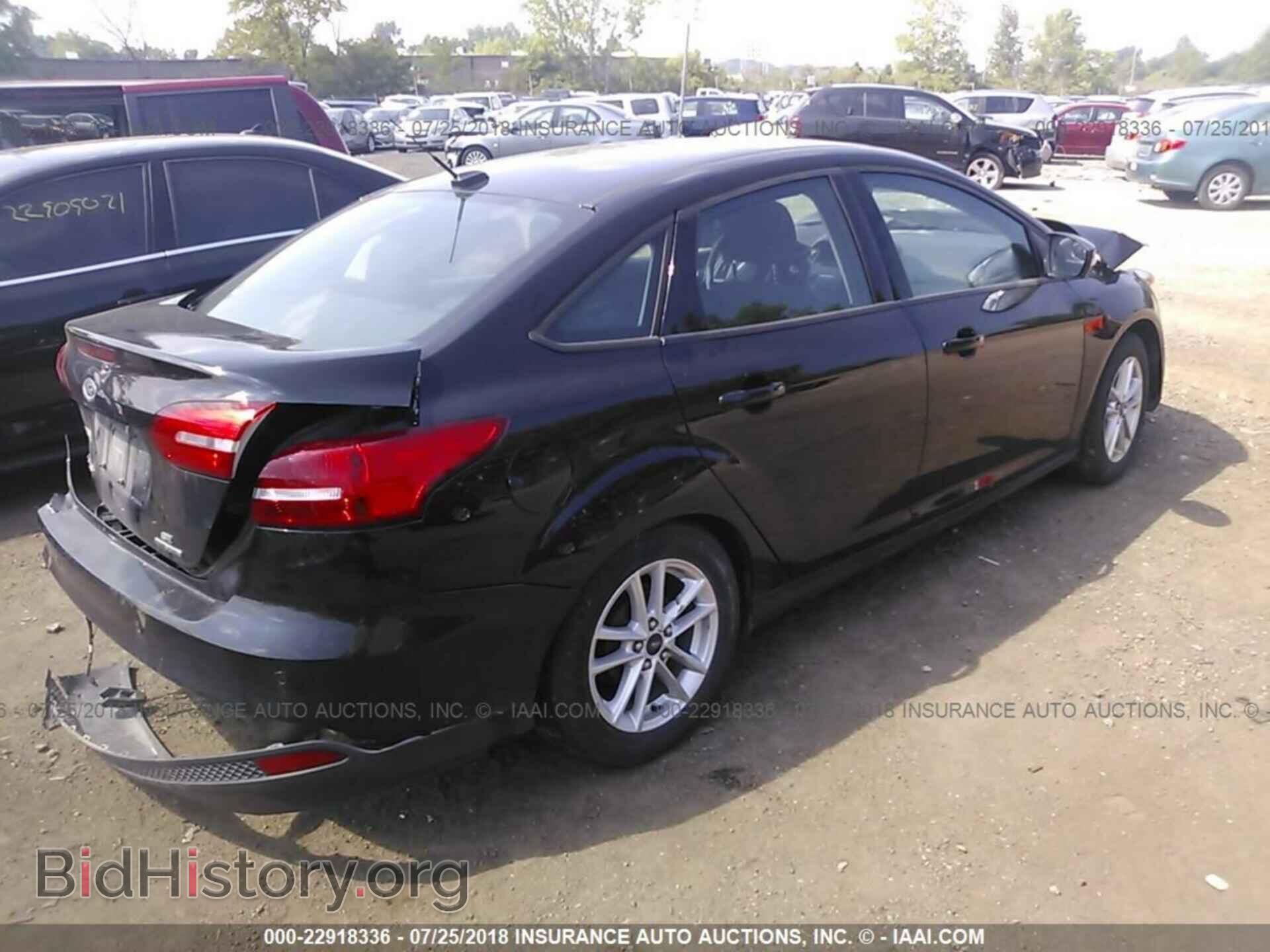 2016 Ford Focus - VIN: 1FADP3F21GL208216 - Photo 4