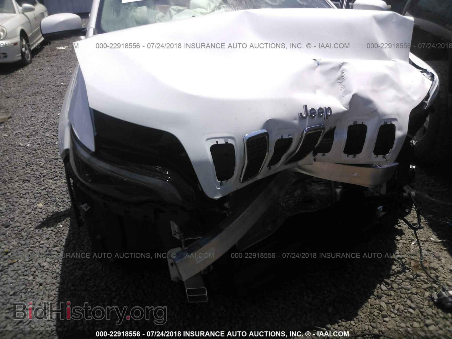 2019 Jeep Cherokee - VIN: 1C4PJLLB3KD220559 - Фото 6