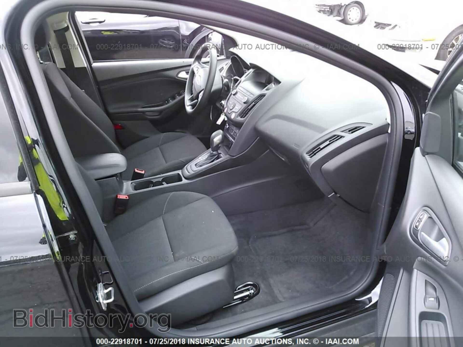 2018 Ford Focus - VIN: 1FADP3F21JL324216 - Фото 5