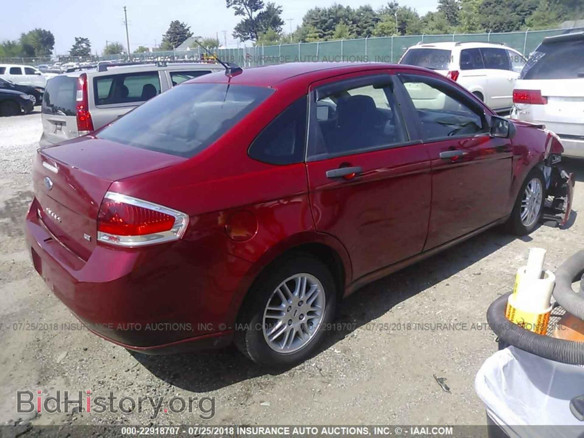 2011 Ford Focus - VIN: 1FAHP3FN5BW177958 - Фото 4