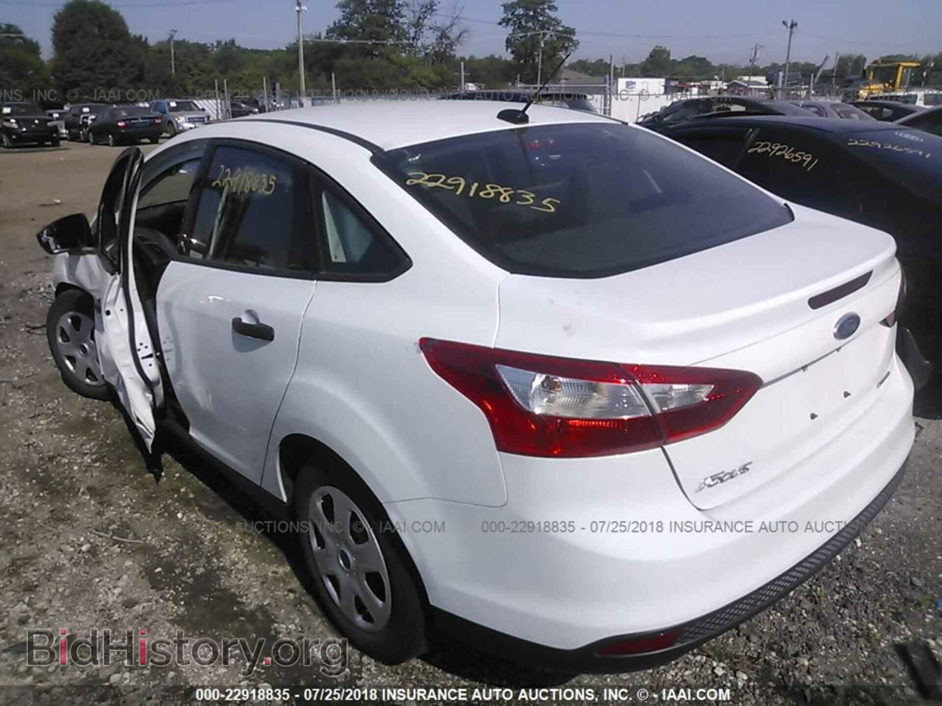 2013 Ford Focus - VIN: 1FADP3E24DL320716 - Photo 3