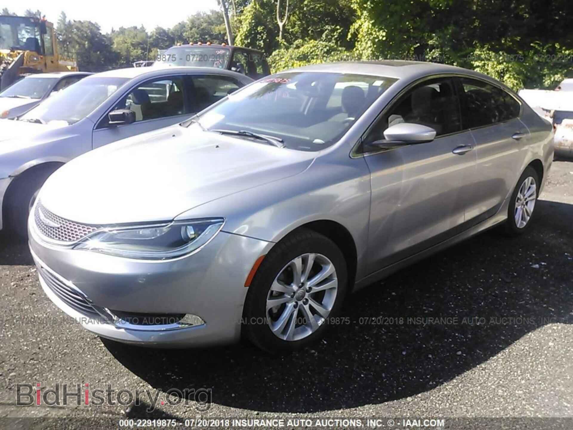 2015 Chrysler 200 - VIN: 1C3CCCAB2FN702827 - Photo 2