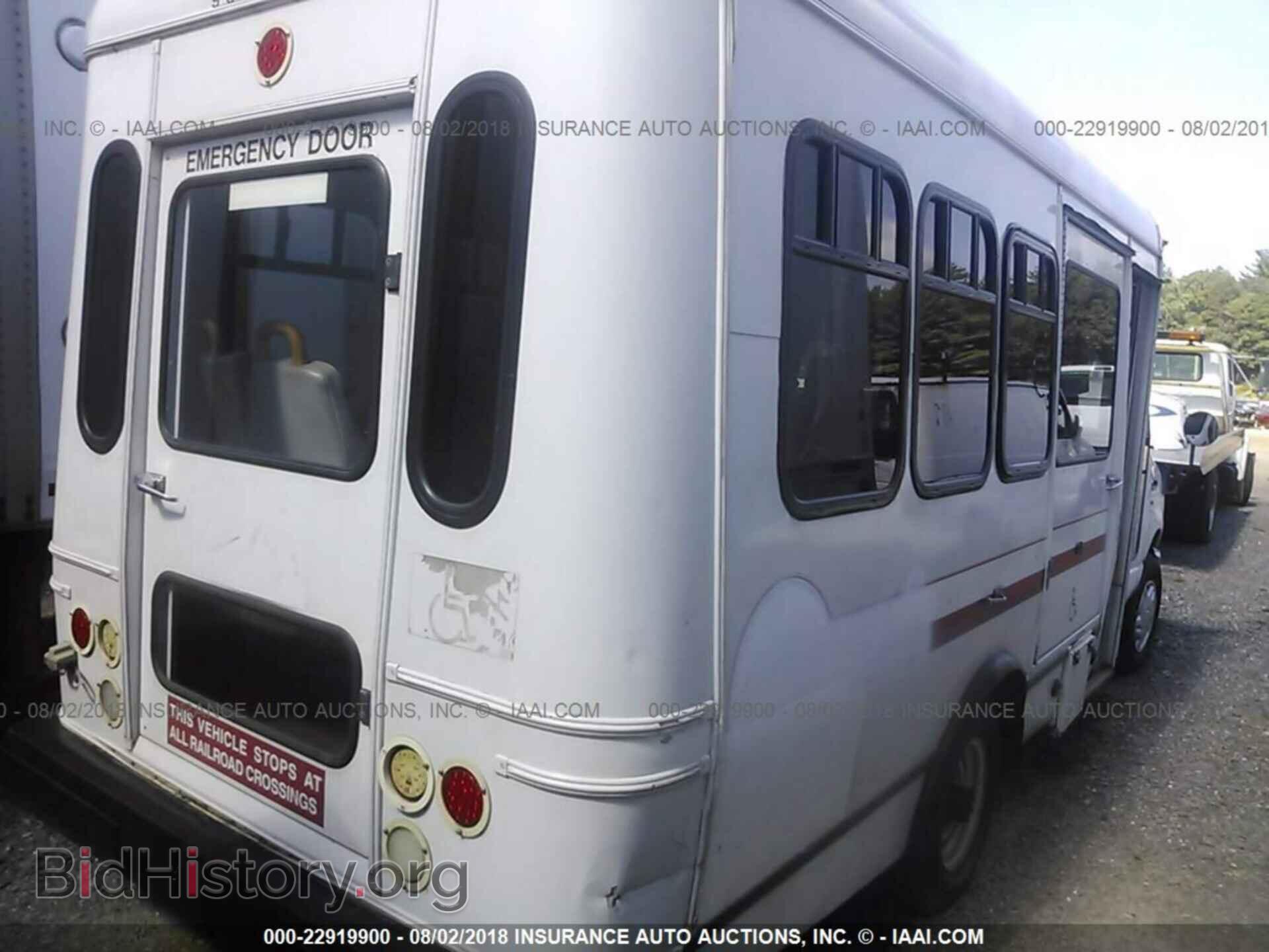 2011 Ford Econoline - VIN: 1FDEE3FLXBDA72616 - Photo 4