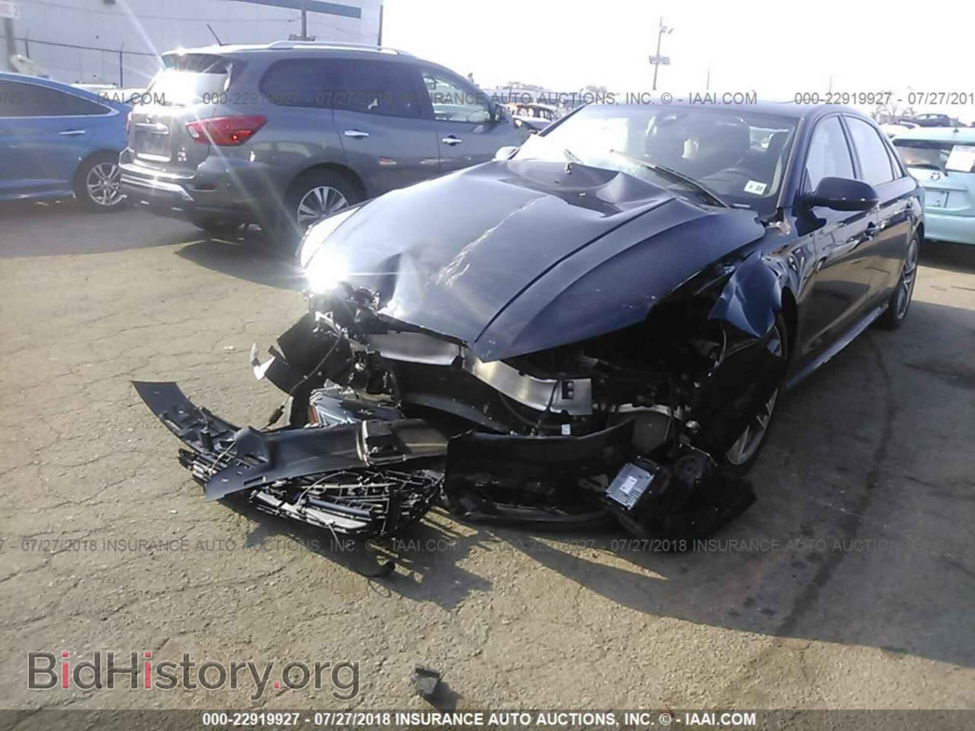 2017 Audi A8 - VIN: WAU43AFDXHN016002 - Фото 2