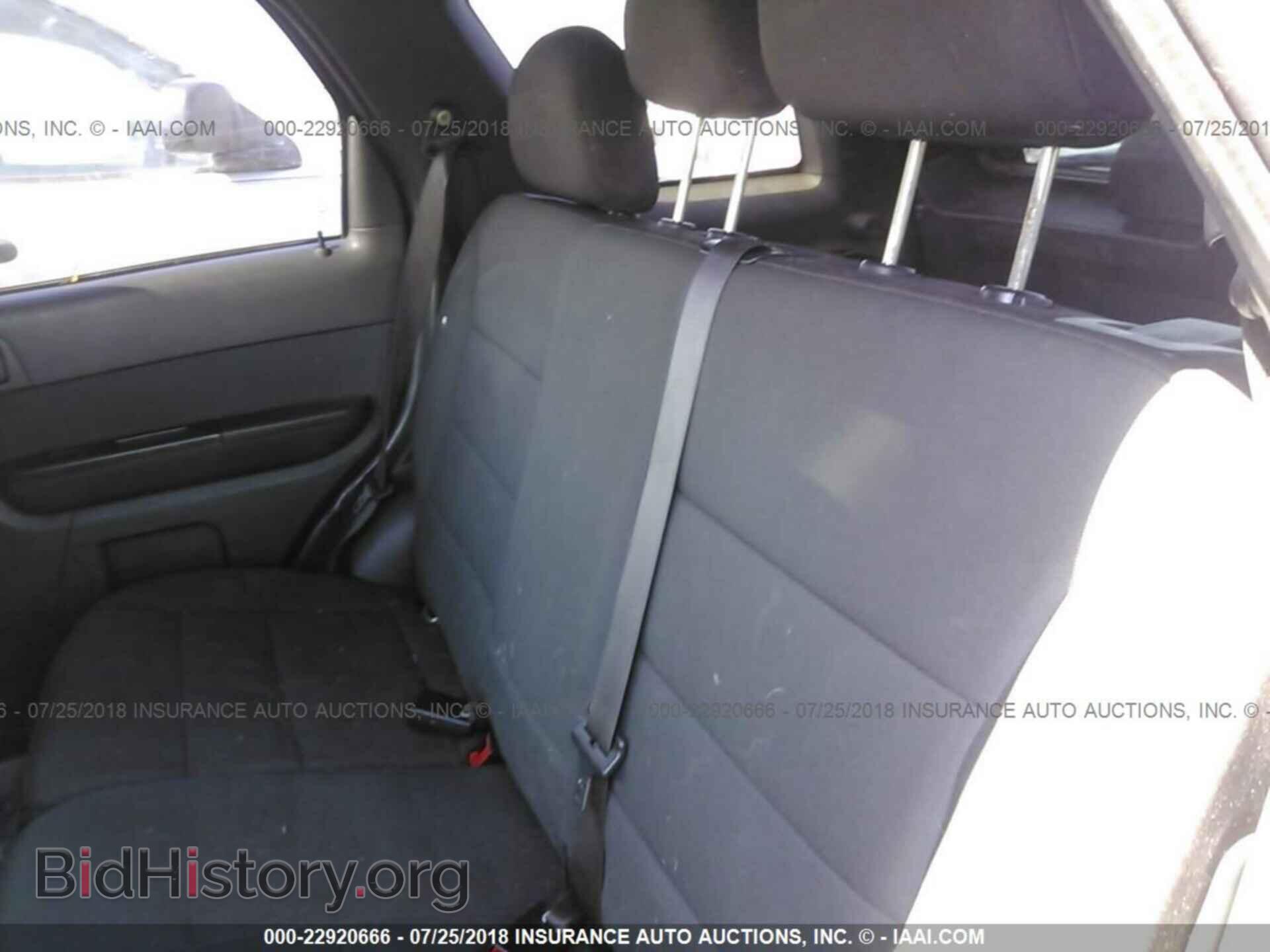 2012 Ford Escape - VIN: 1FMCU0D79CKA88592 - Photo 8