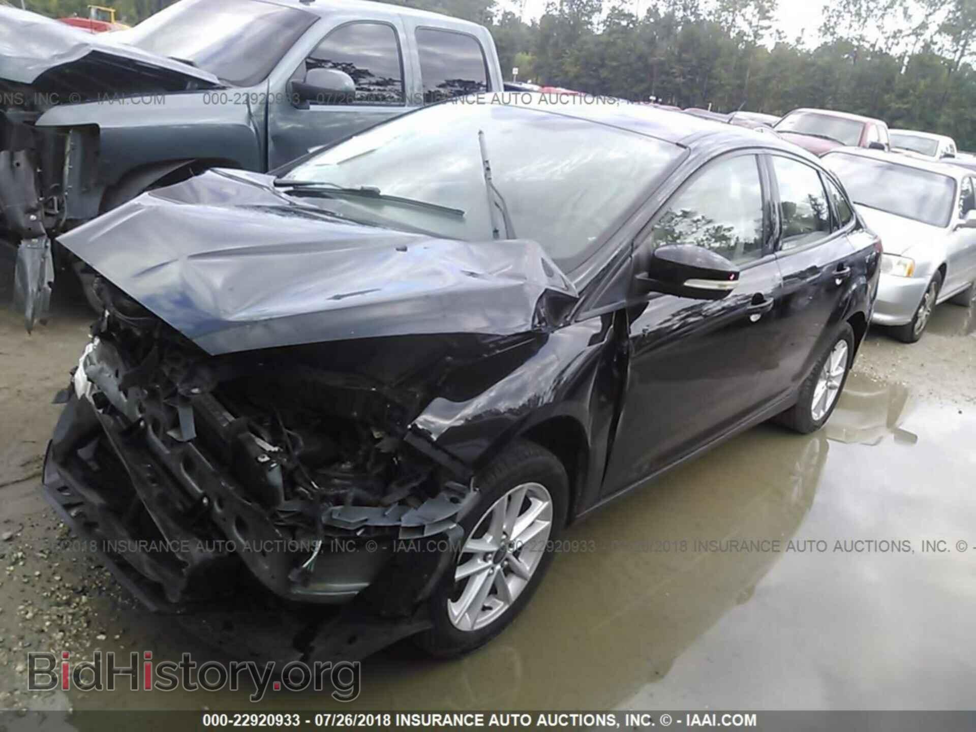 2015 Ford Focus - VIN: 1FADP3F24FL263063 - Photo 2