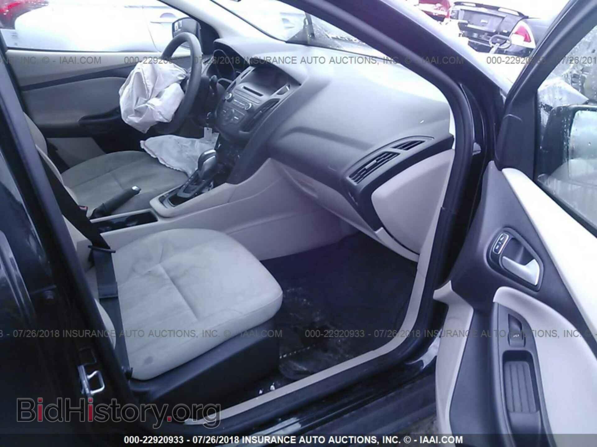 2015 Ford Focus - VIN: 1FADP3F24FL263063 - Photo 5