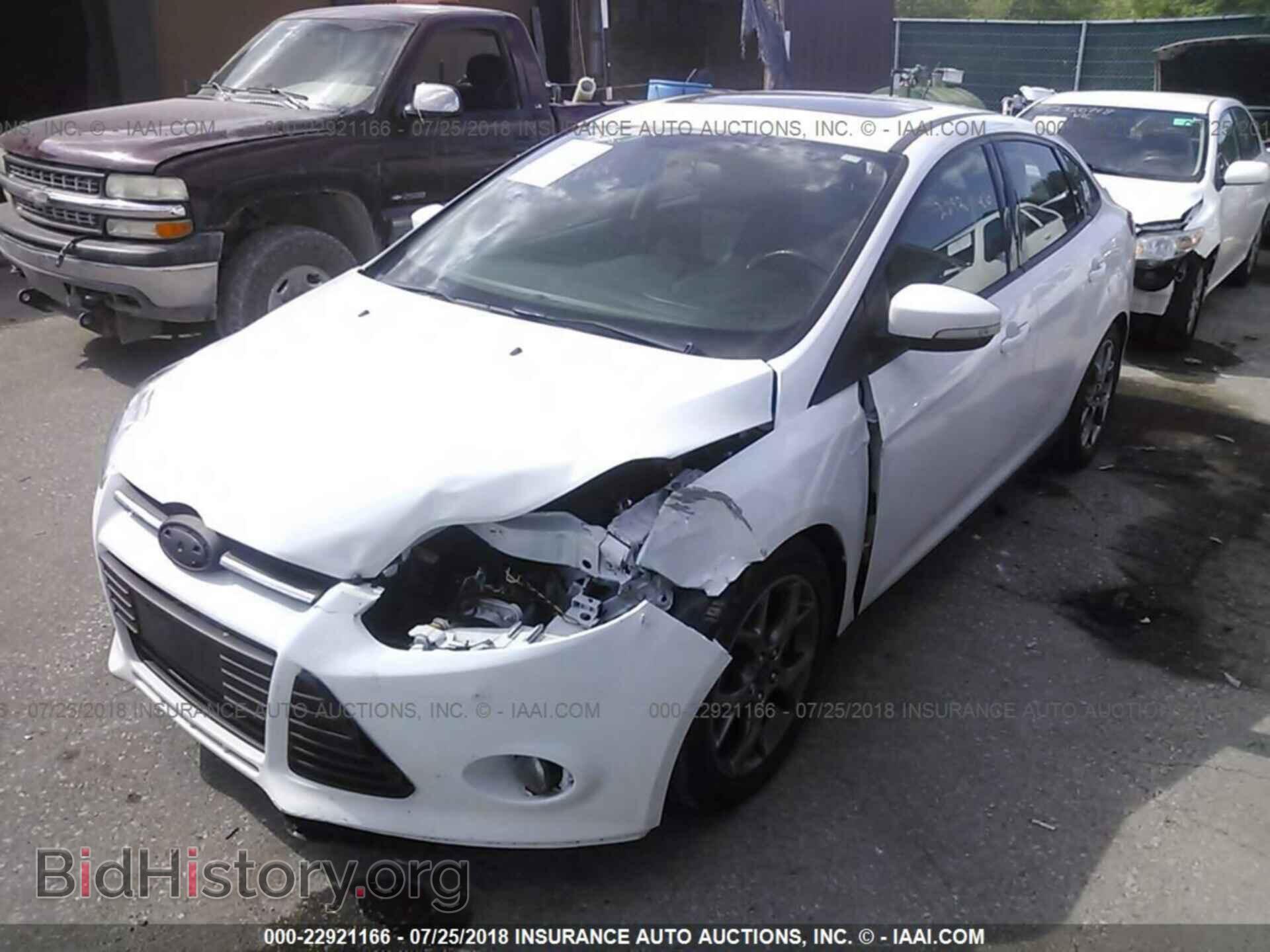 2014 Ford Focus - VIN: 1FADP3F23EL331836 - Photo 2