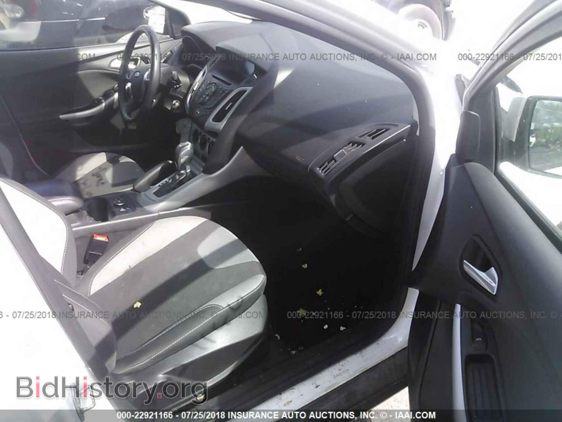 2014 Ford Focus - VIN: 1FADP3F23EL331836 - Photo 5