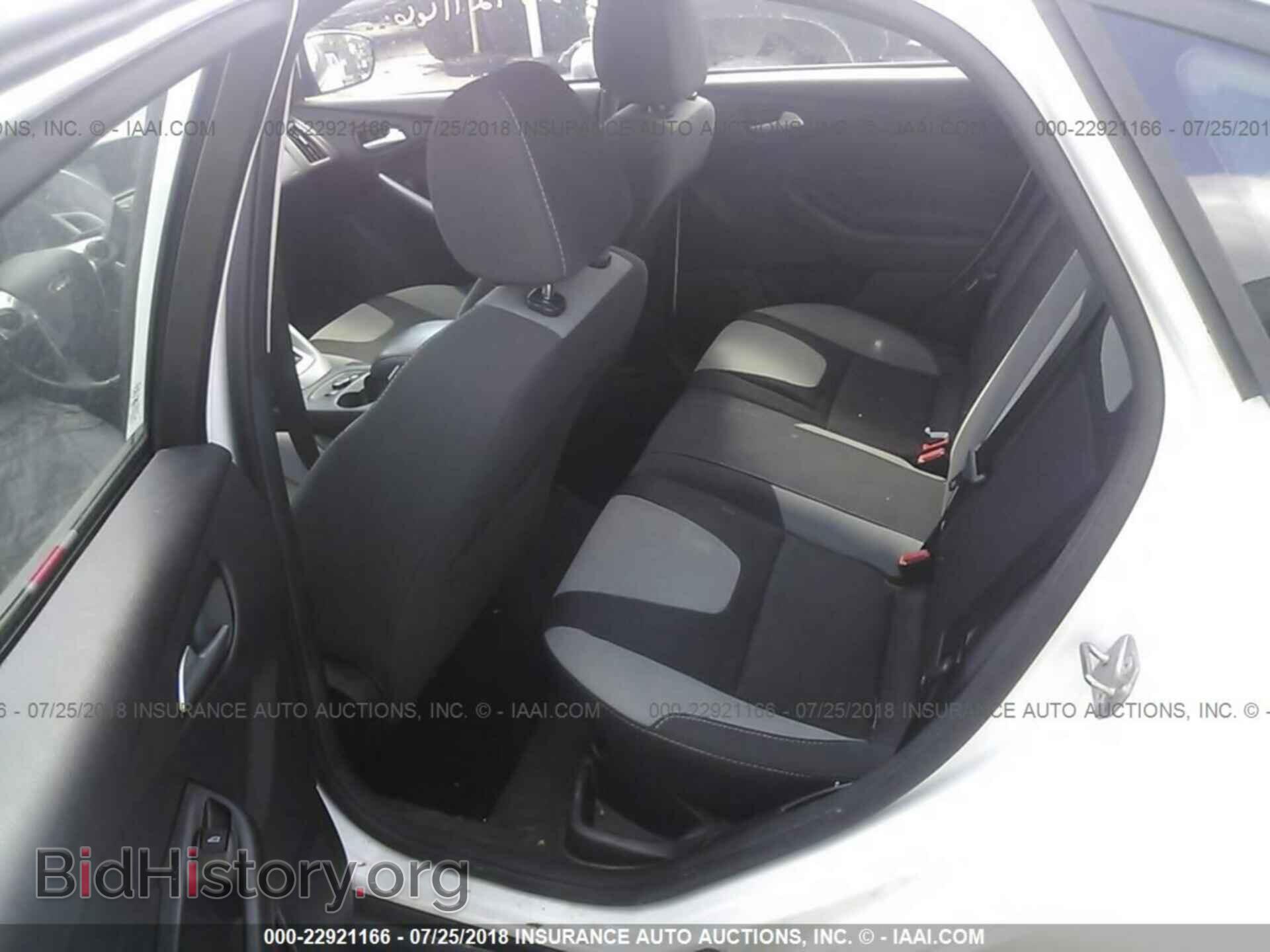 2014 Ford Focus - VIN: 1FADP3F23EL331836 - Photo 8