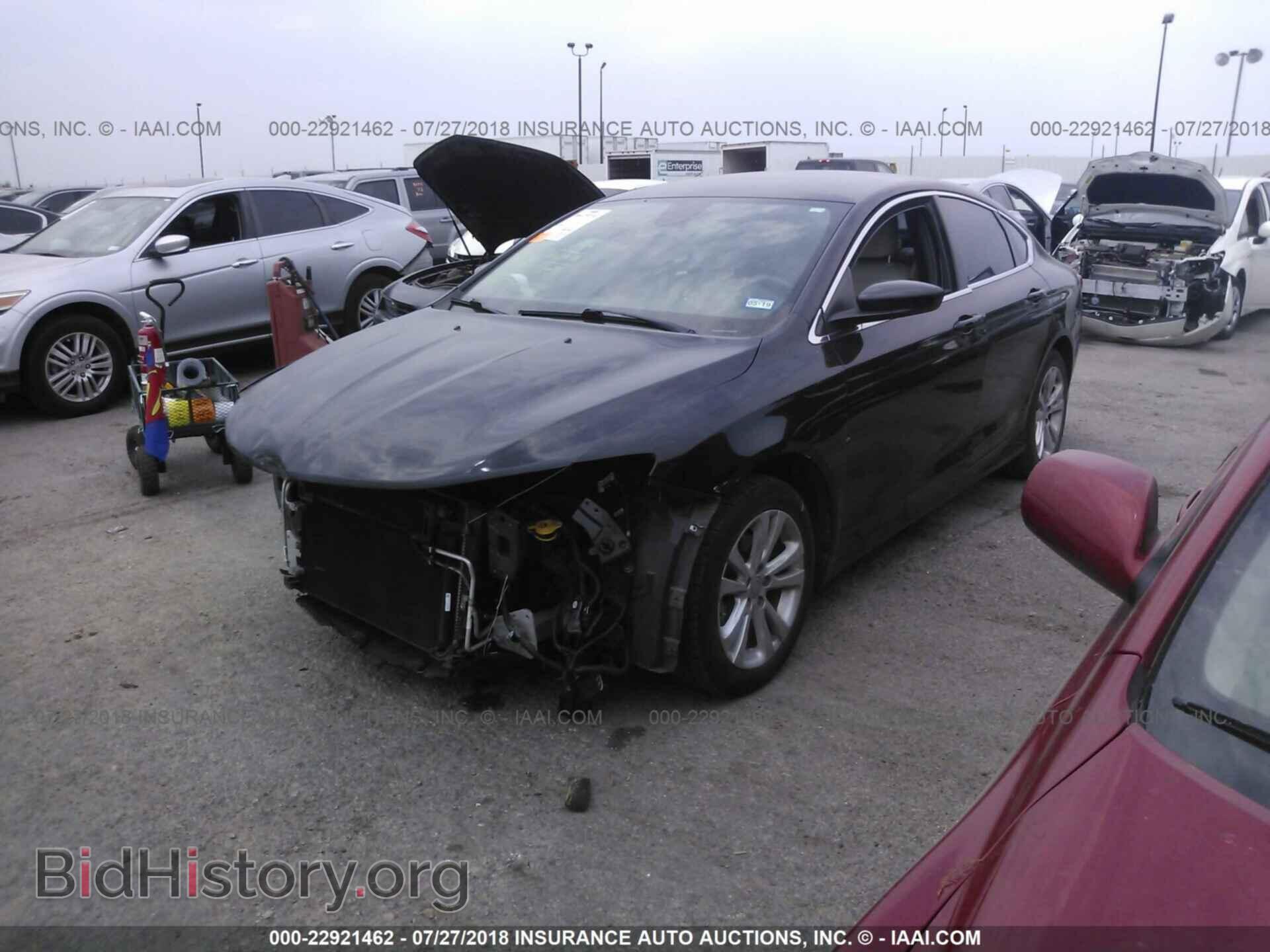2015 Chrysler 200 - VIN: 1C3CCCABXFN666773 - Фото 2