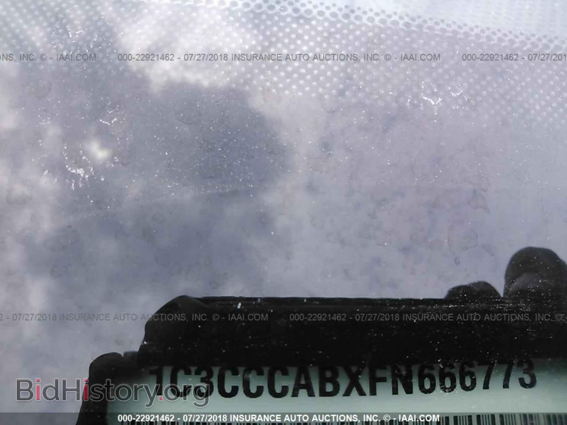 2015 Chrysler 200 - VIN: 1C3CCCABXFN666773 - Фото 9