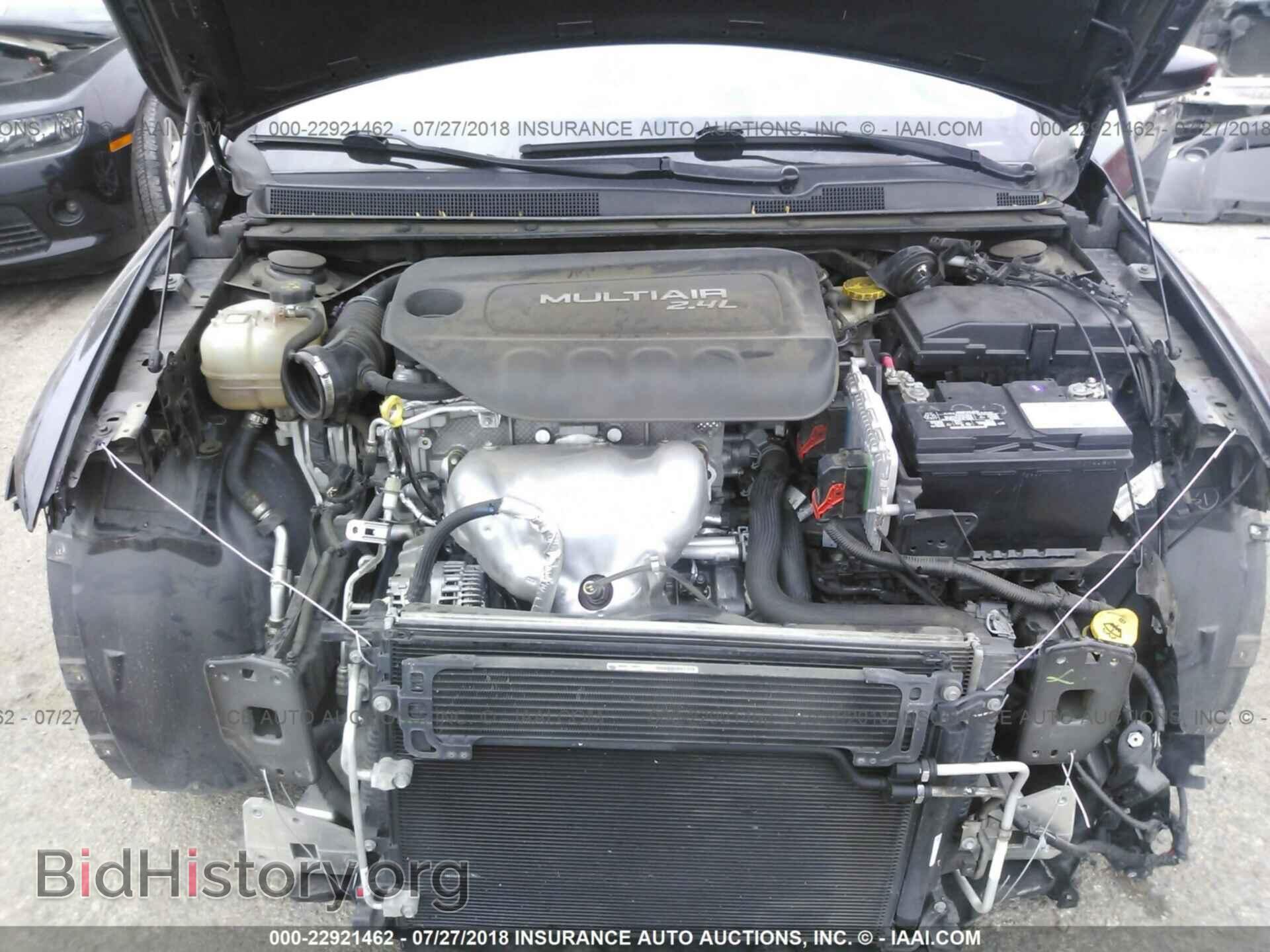 2015 Chrysler 200 - VIN: 1C3CCCABXFN666773 - Фото 10