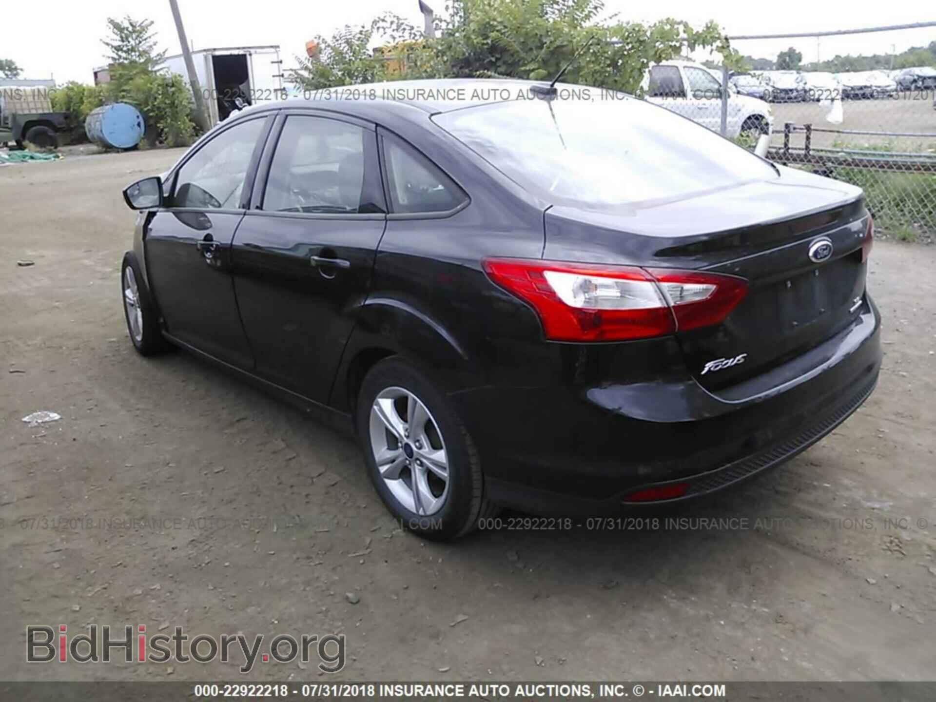 2014 Ford Focus - VIN: 1FADP3F25EL340201 - Photo 3