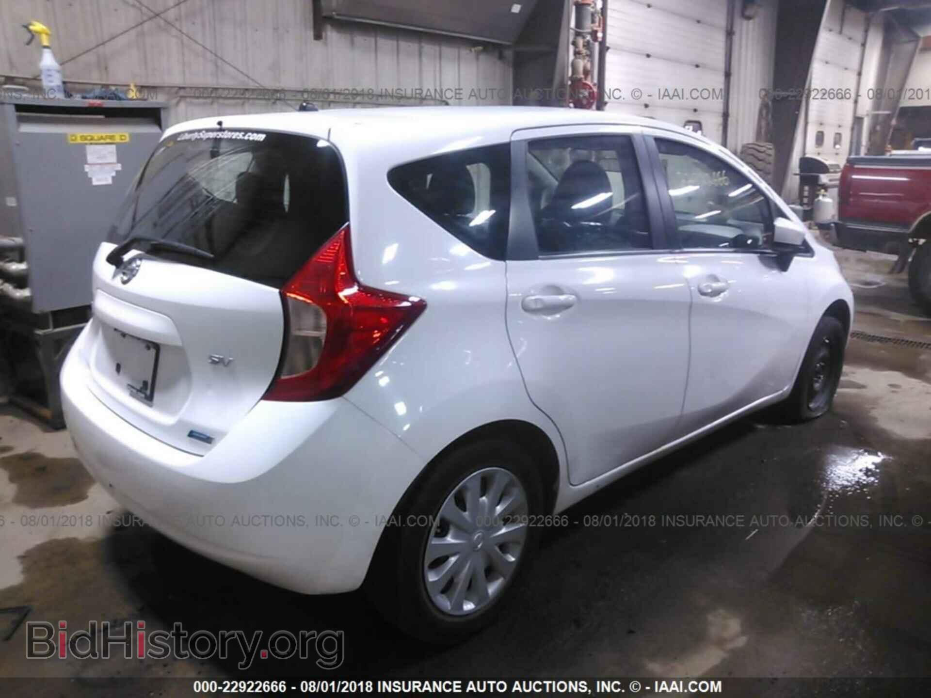 2015 Nissan Versa note - VIN: 3N1CE2CP7FL404026 - Photo 4
