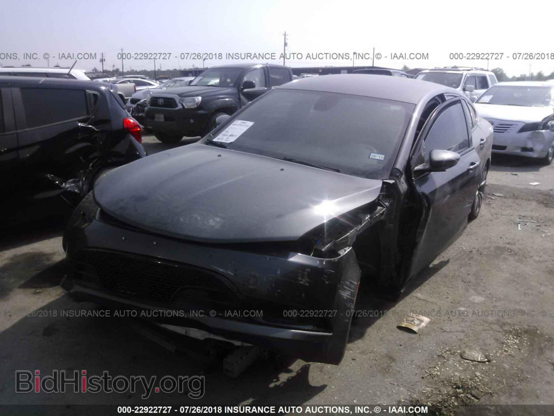 2015 Chrysler 200 - VIN: 1C3CCCBBXFN578997 - Фото 2