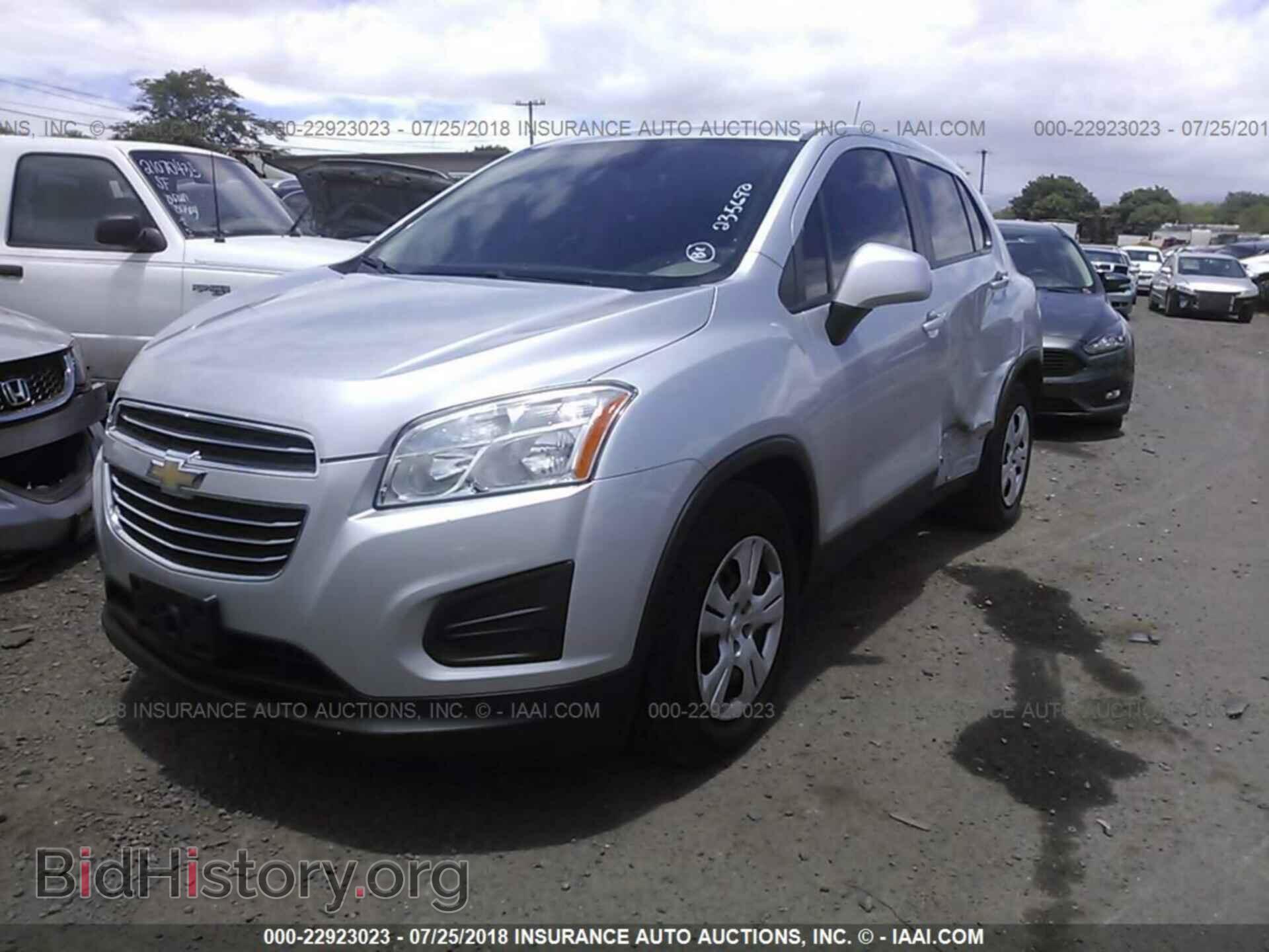 2015 Chevrolet Trax - VIN: KL7CJKSB9FB235690 - Photo 2