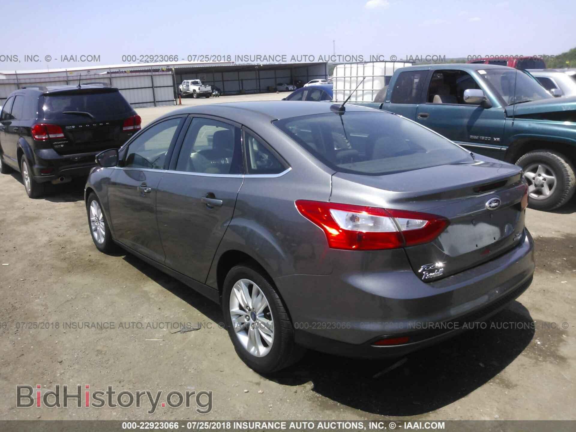 2012 Ford Focus - VIN: 1FAHP3H24CL371872 - Фото 3