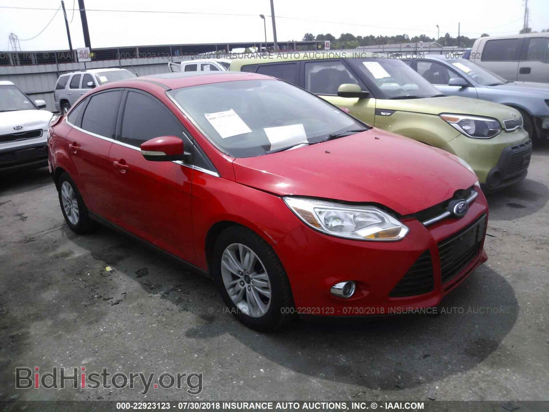 Photo 1FAHP3H24CL348737 - Ford Focus 2012