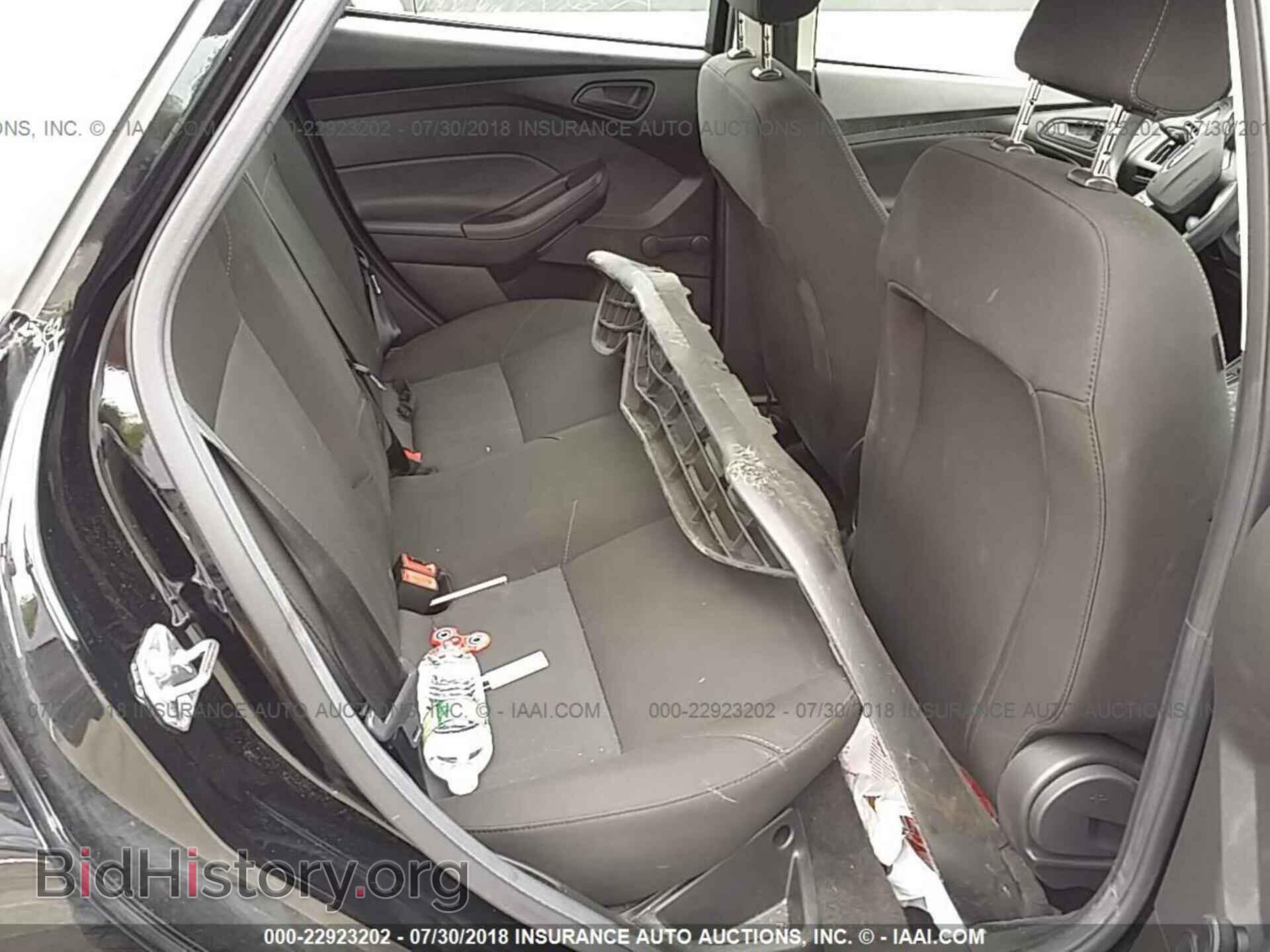 2017 Ford Focus - VIN: 1FADP3E20HL321979 - Photo 8