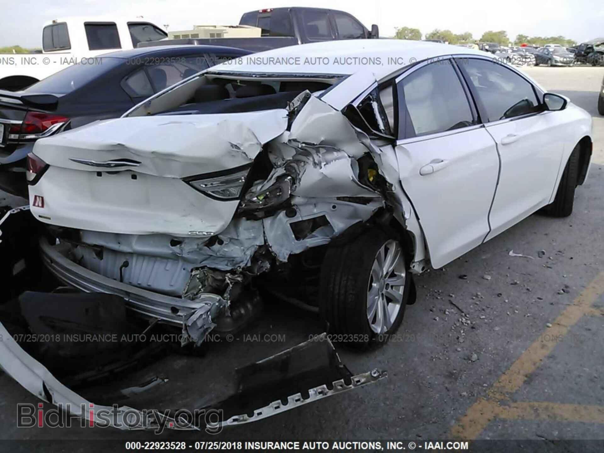2016 Chrysler 200 - VIN: 1C3CCCAB3GN149204 - Photo 4