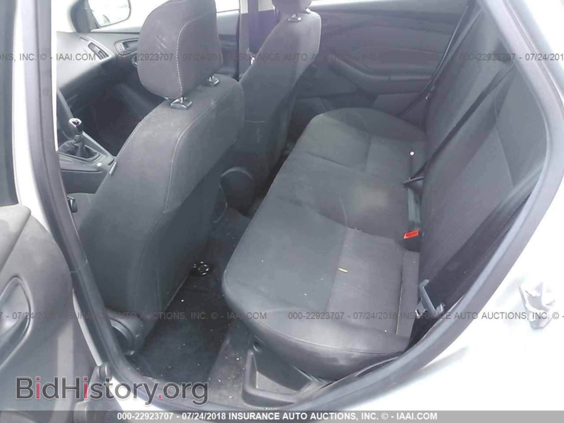 2017 Ford Focus - VIN: 1FADP3E2XHL328230 - Photo 8