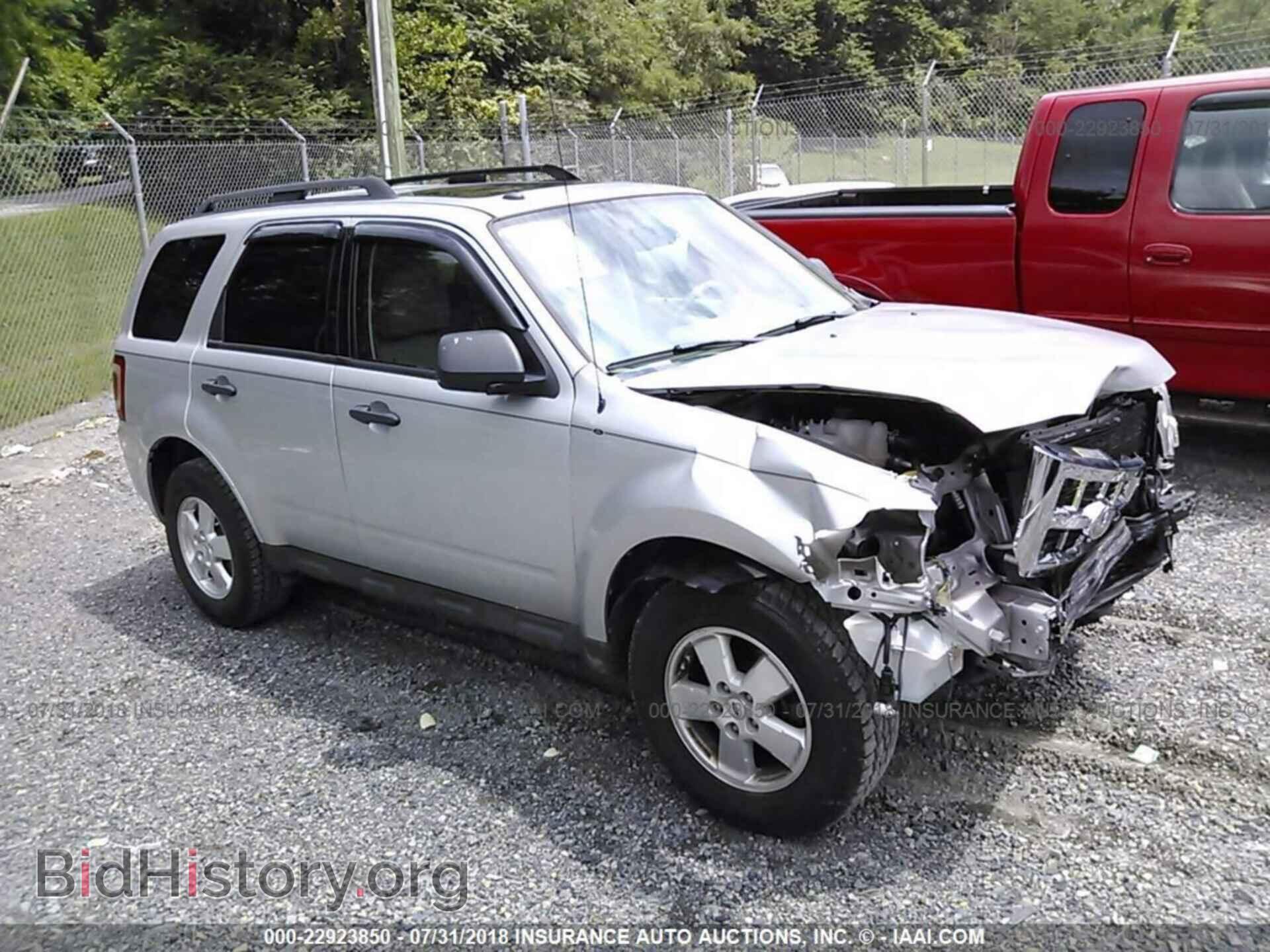 Photo 1FMCU9D75BKC22565 - Ford Escape 2011