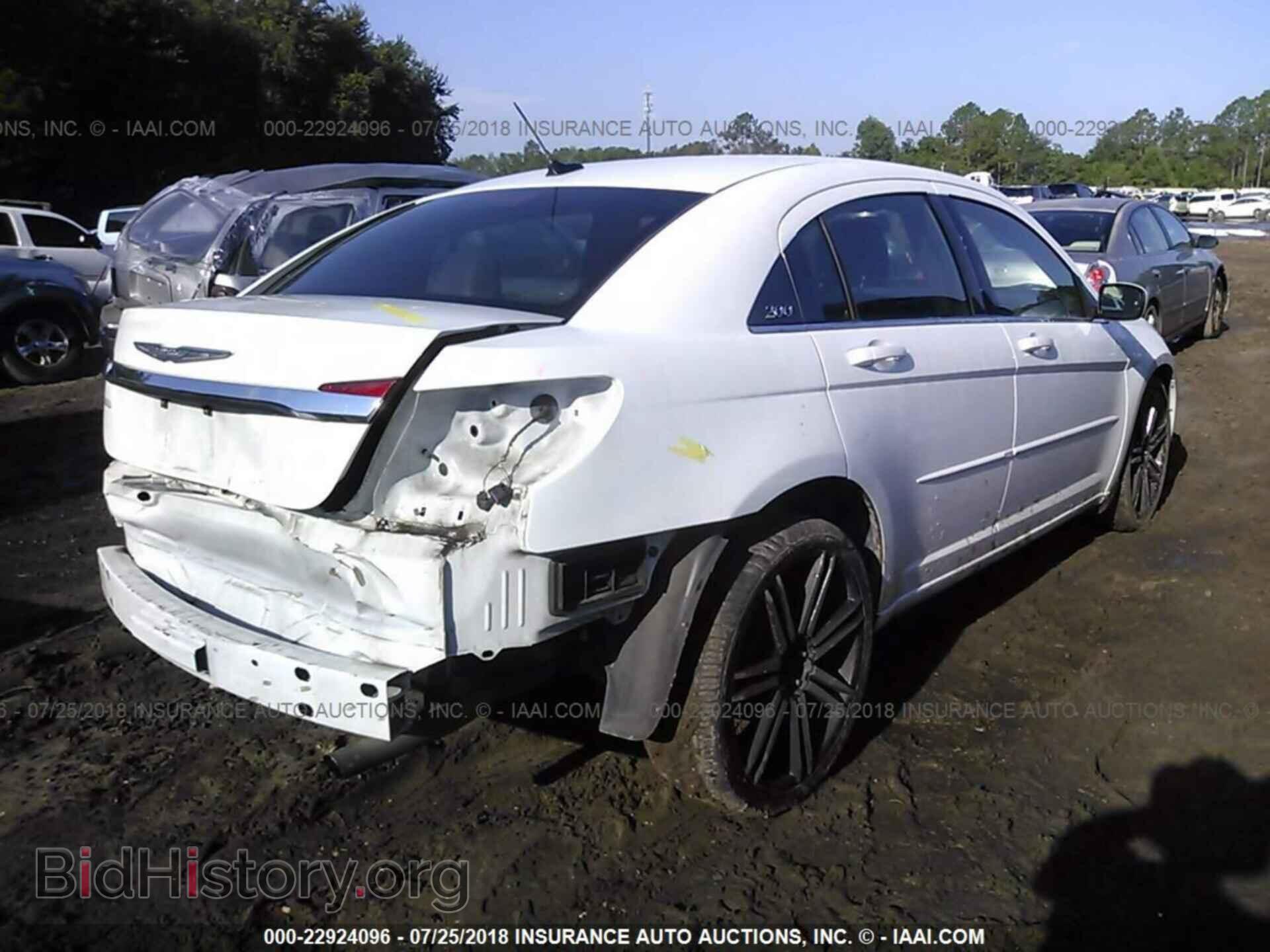 2012 Chrysler 200 - VIN: 1C3CCBAB8CN273280 - Фото 4