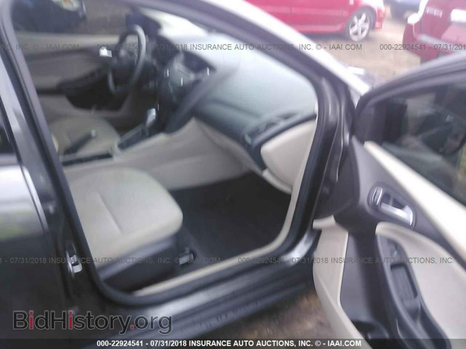 2015 Ford Focus - VIN: 1FADP3F27FL250422 - Photo 5
