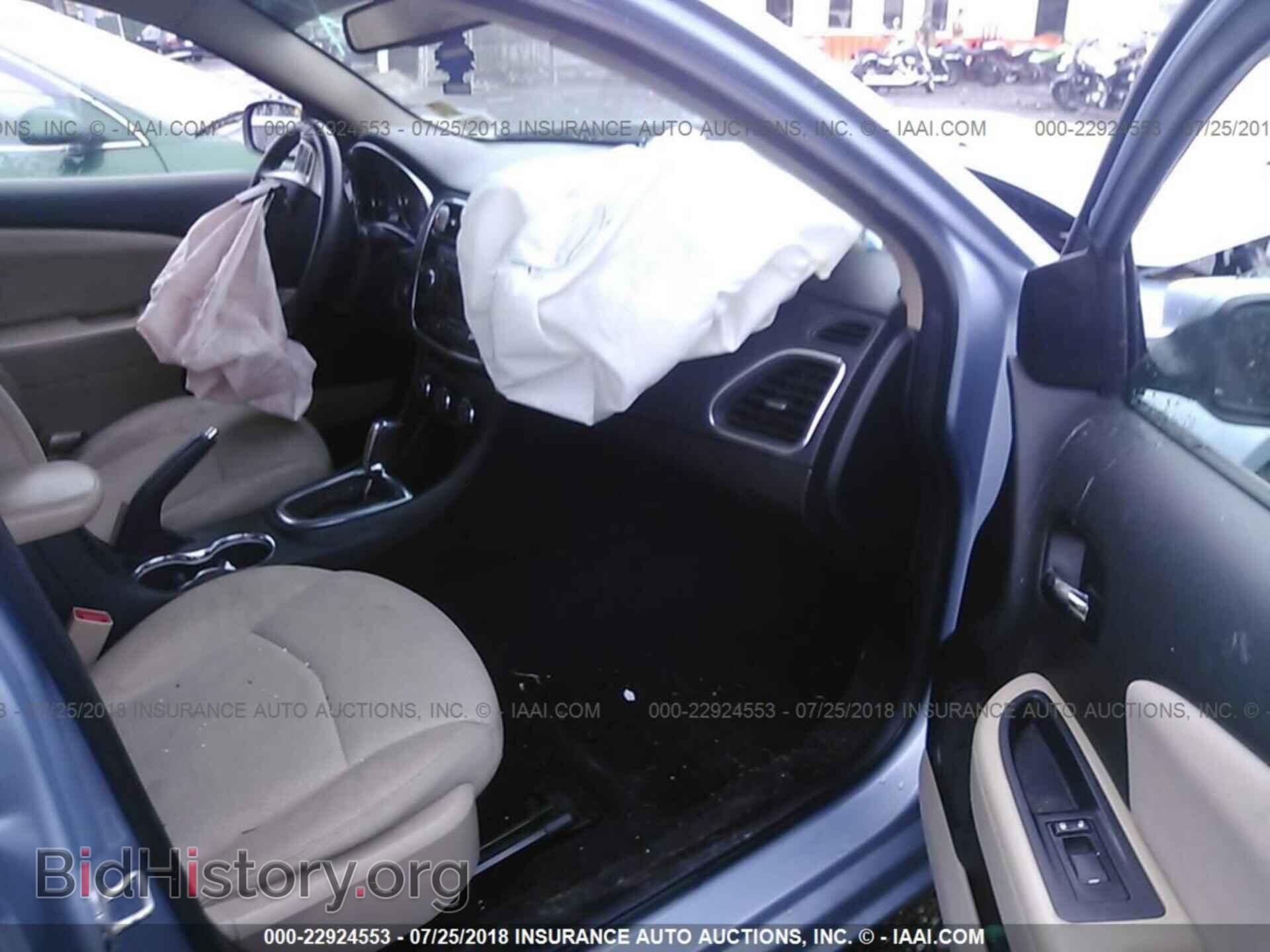 2014 Chrysler 200 - VIN: 1C3CCBBB3EN127564 - Photo 5