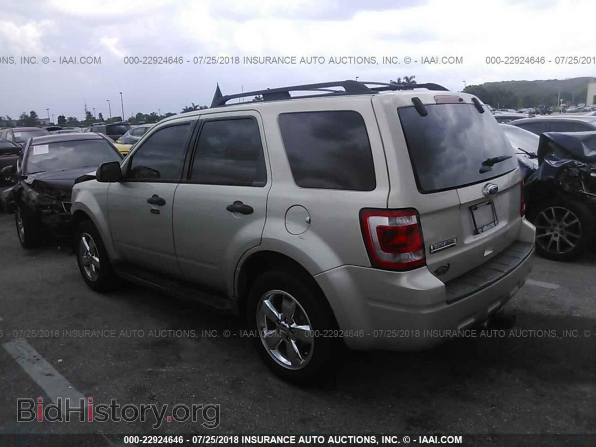 2012 Ford Escape - VIN: 1FMCU0D77CKA98957 - Фото 3