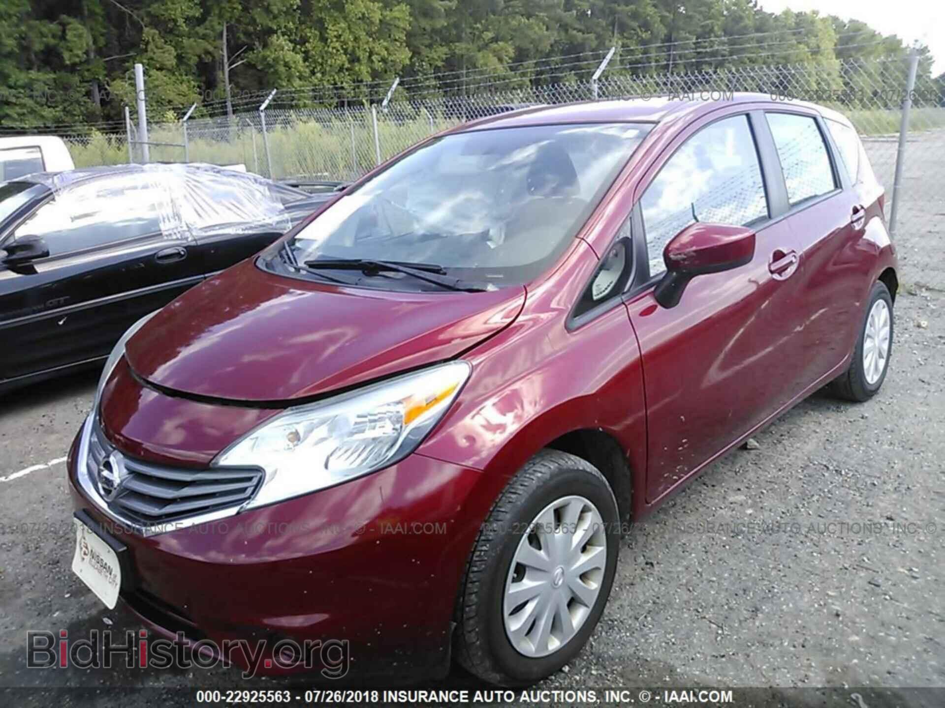 2015 Nissan Versa note - VIN: 3N1CE2CP8FL369609 - Фото 2