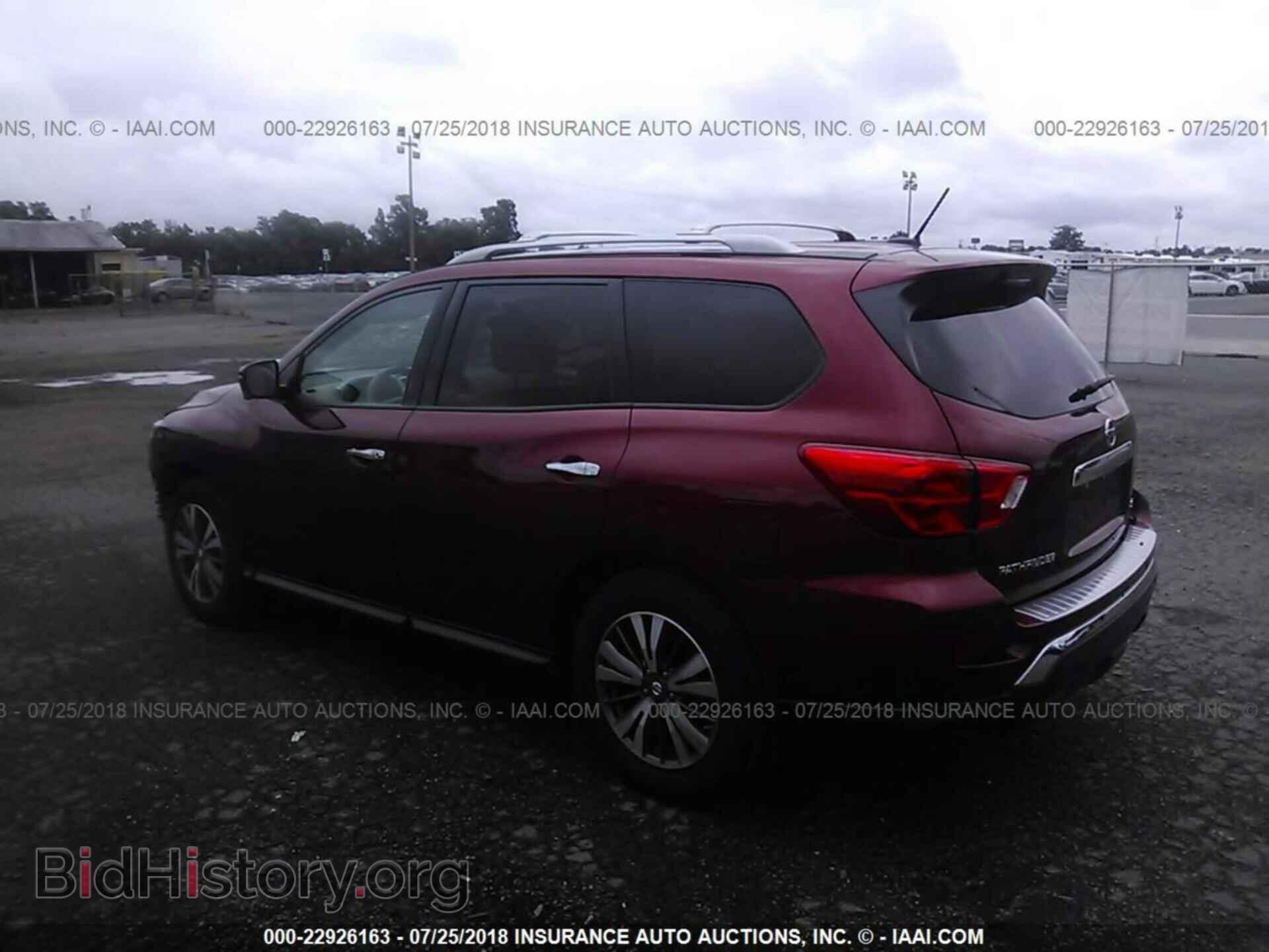 2017 Nissan Pathfinder - VIN: 5N1DR2MN4HC681293 - Фото 3