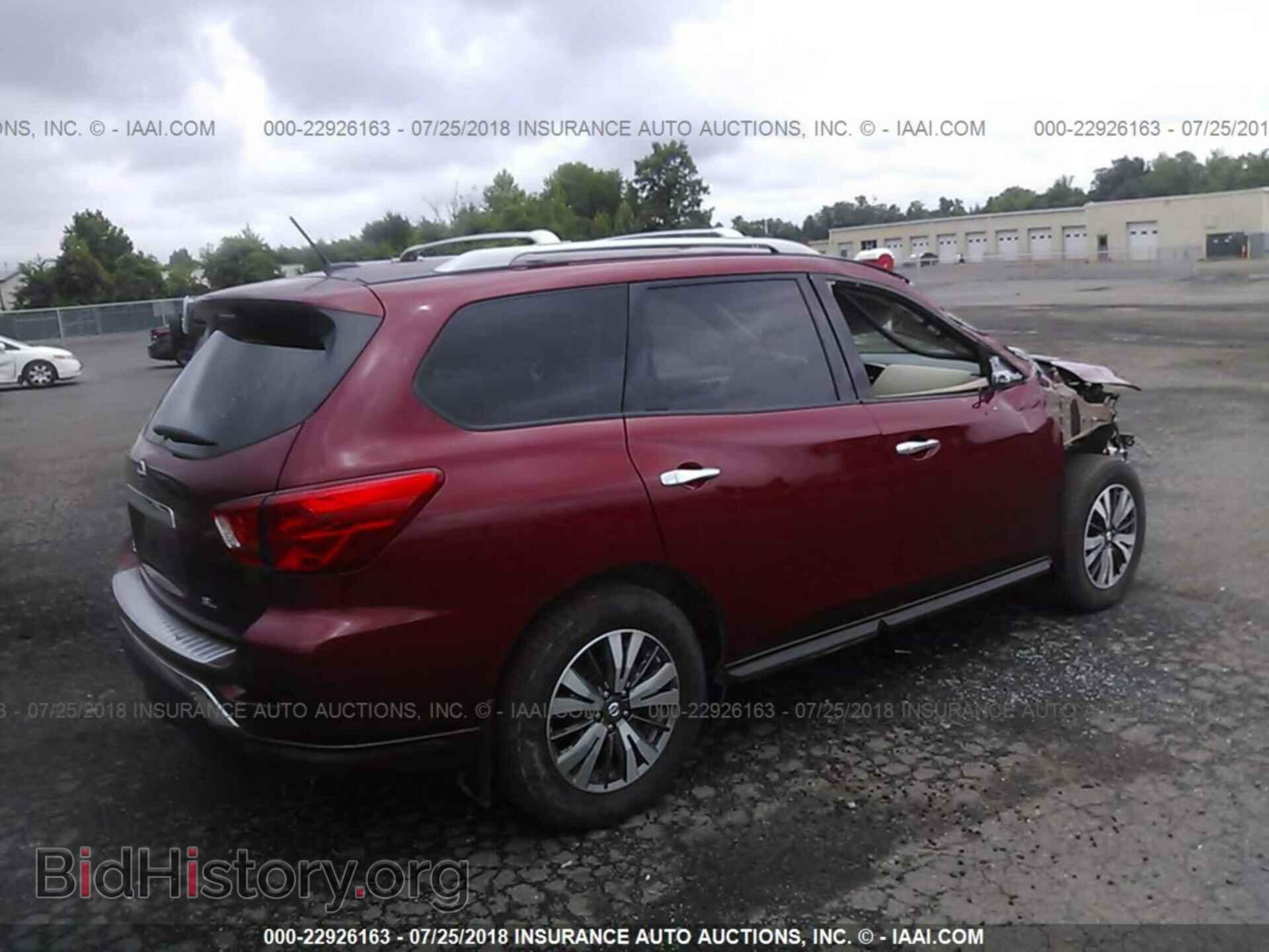 2017 Nissan Pathfinder - VIN: 5N1DR2MN4HC681293 - Фото 4