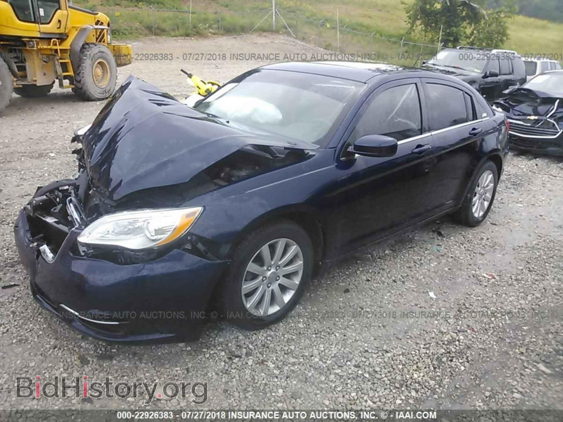 2013 Chrysler 200 - VIN: 1C3CCBBB6DN592841 - Photo 2
