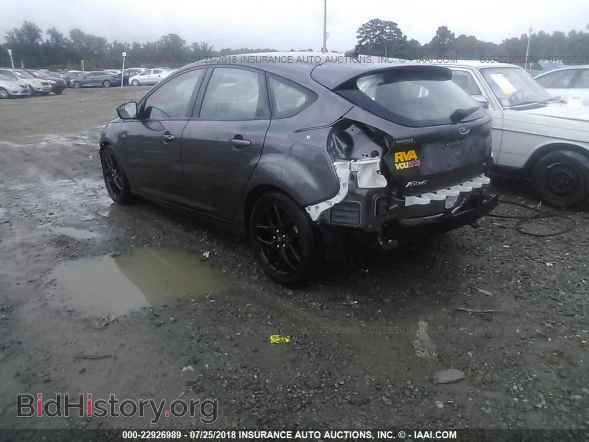 2016 Ford Focus - VIN: 1FADP3K29GL311972 - Photo 3