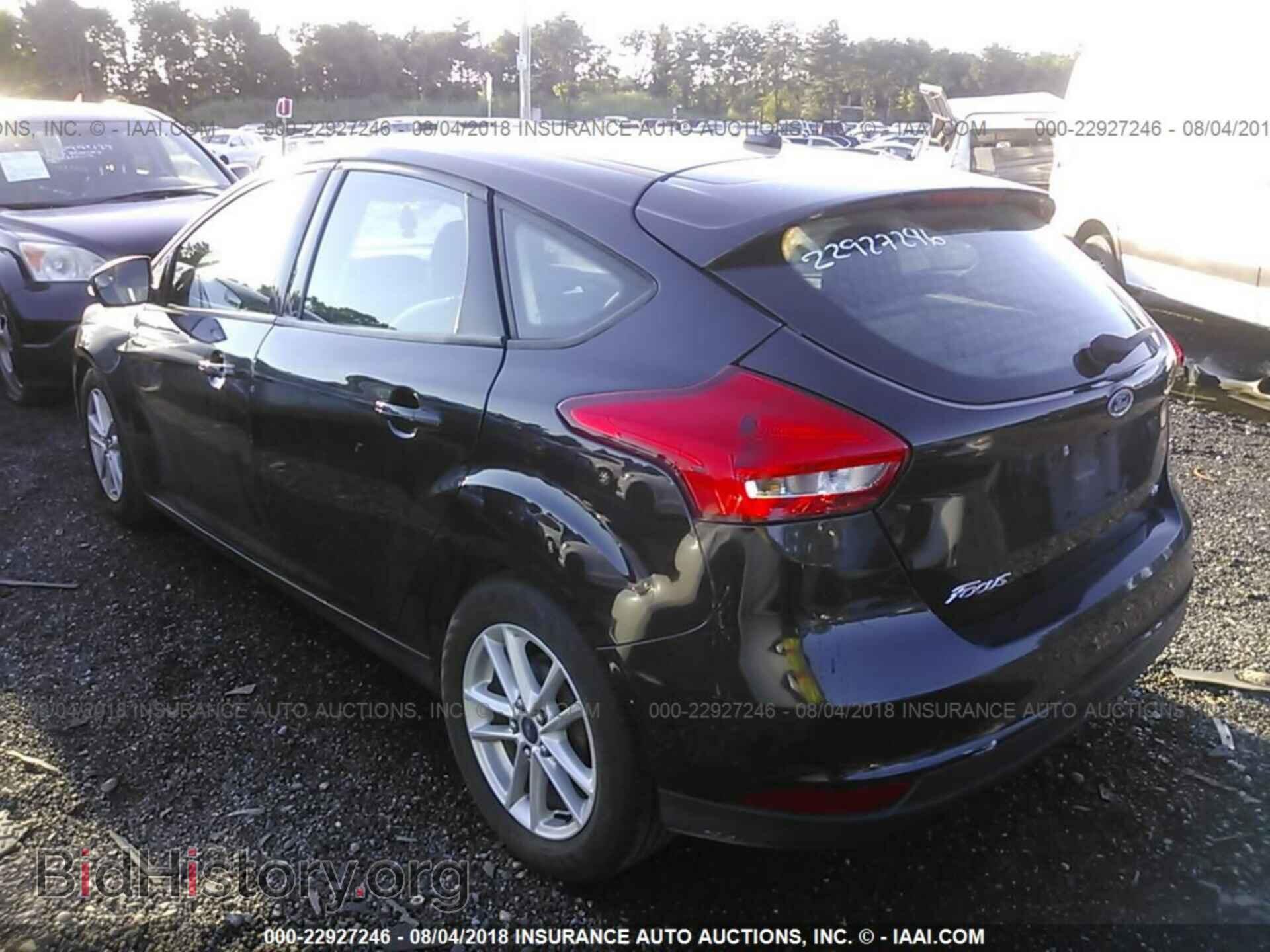 2015 Ford Focus - VIN: 1FADP3K2XFL262523 - Photo 3