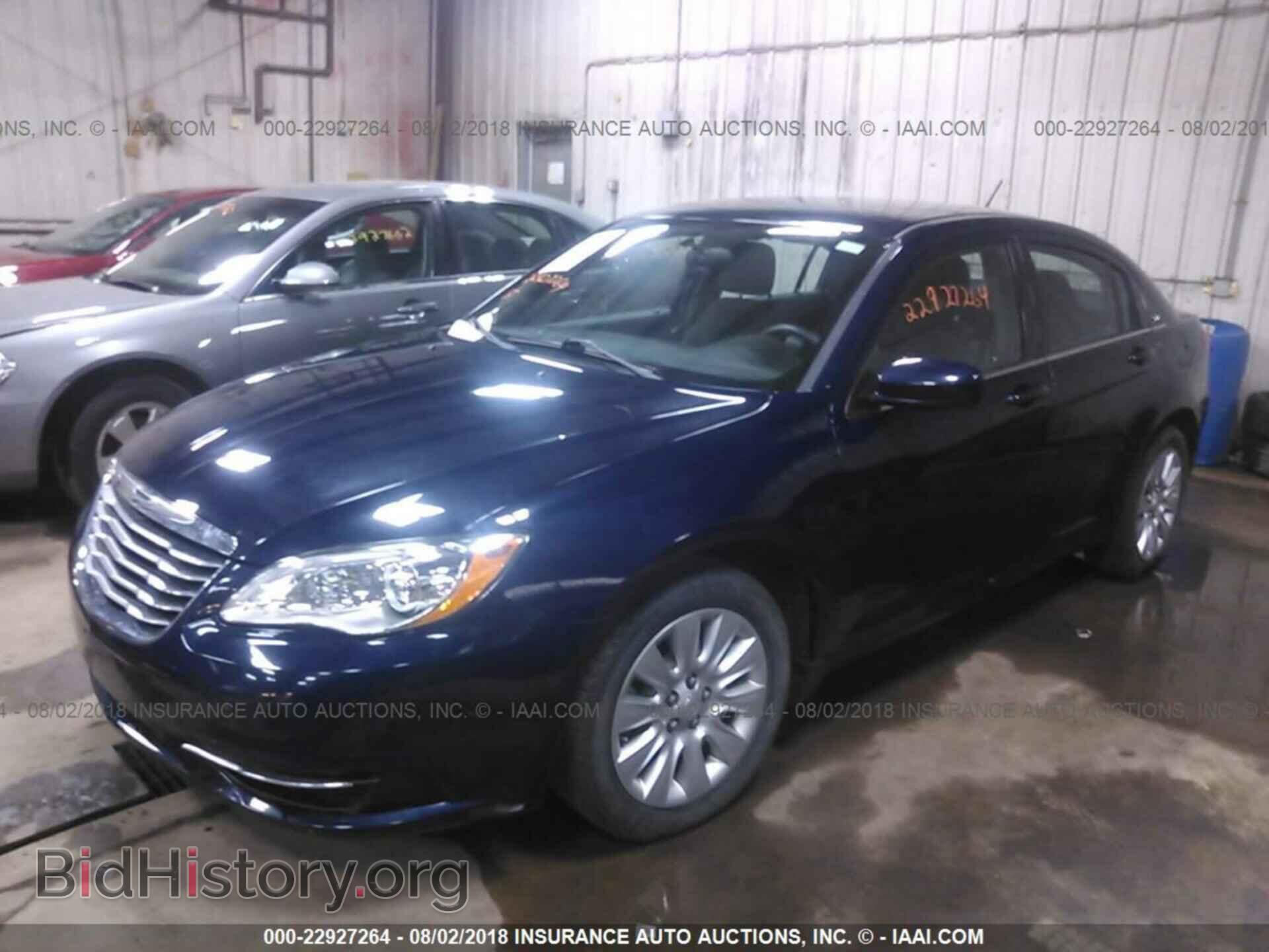 2014 Chrysler 200 - VIN: 1C3CCBAB0EN143111 - Photo 2