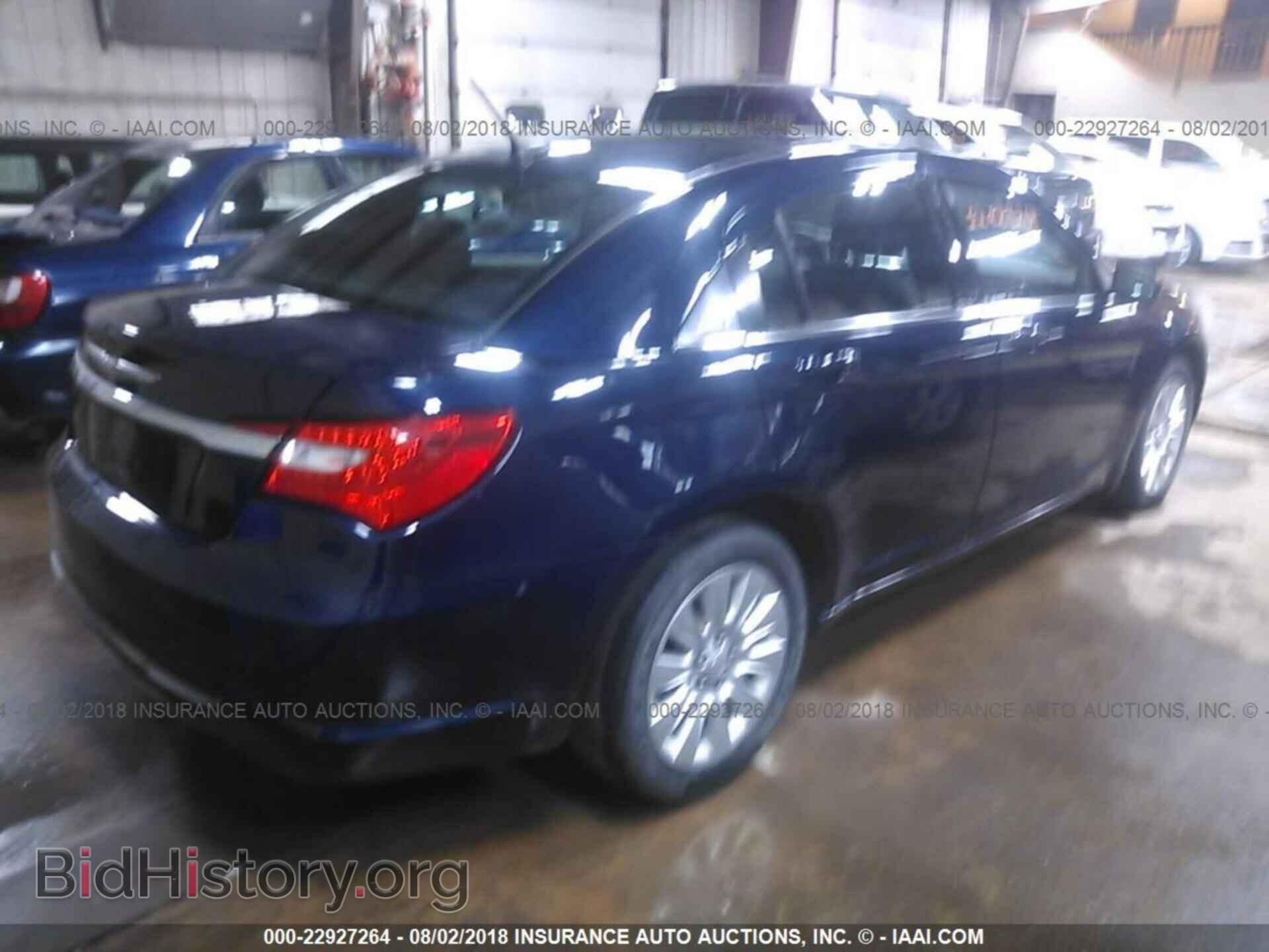 2014 Chrysler 200 - VIN: 1C3CCBAB0EN143111 - Photo 4